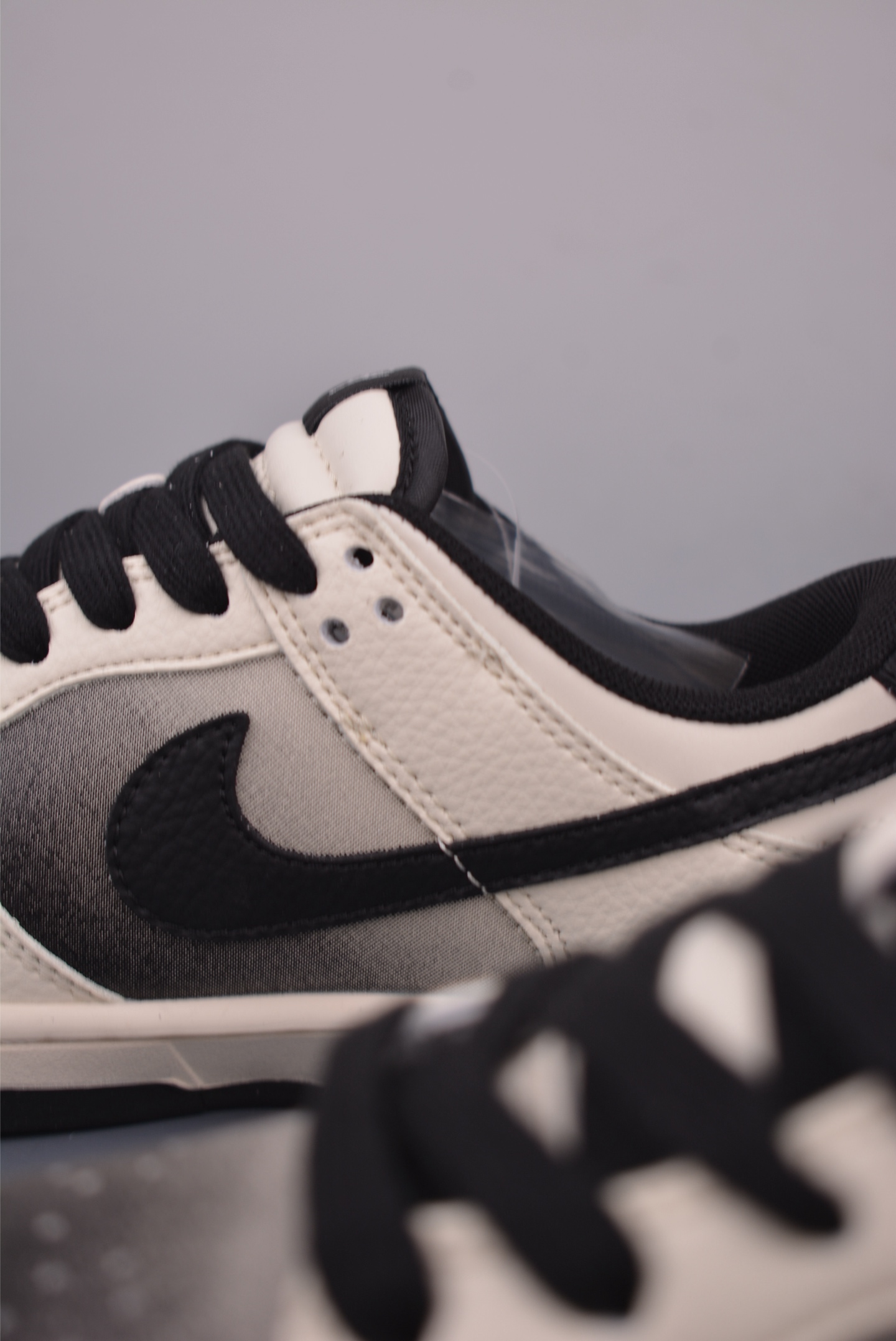 Nike SB Dunk Low Stussy: Premium Comfort, Exclusive Design, and Lasting Style 9 i1756248637390 9810 0 7