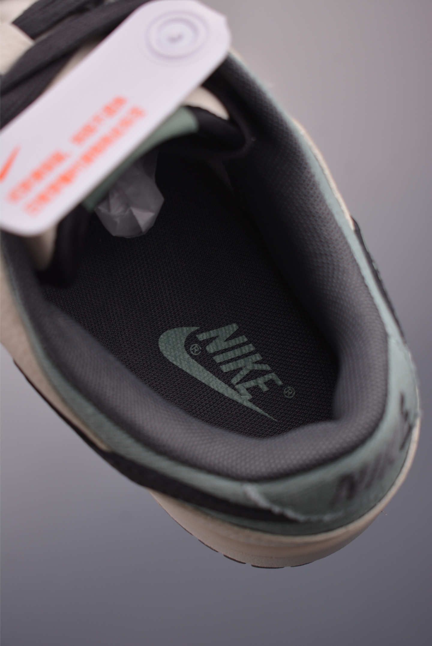 Nike SB Dunk Low Valentine's Day Edition Premium Leather Sneakers 9 i1756248702028 7349 0 8