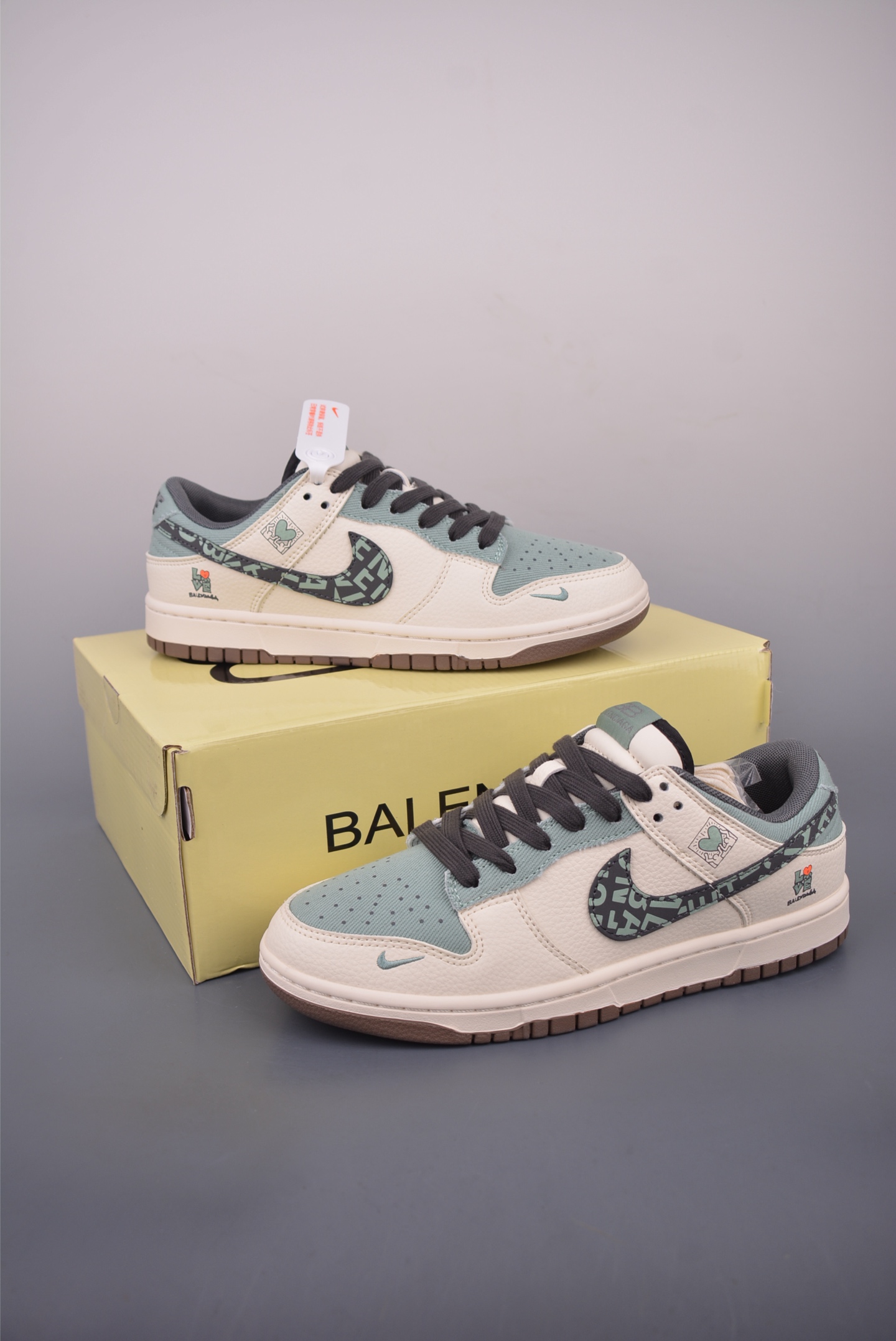 Nike SB Dunk Low Valentine's Day Edition Premium Leather Sneakers 5 i1756248703717 8247 0 4