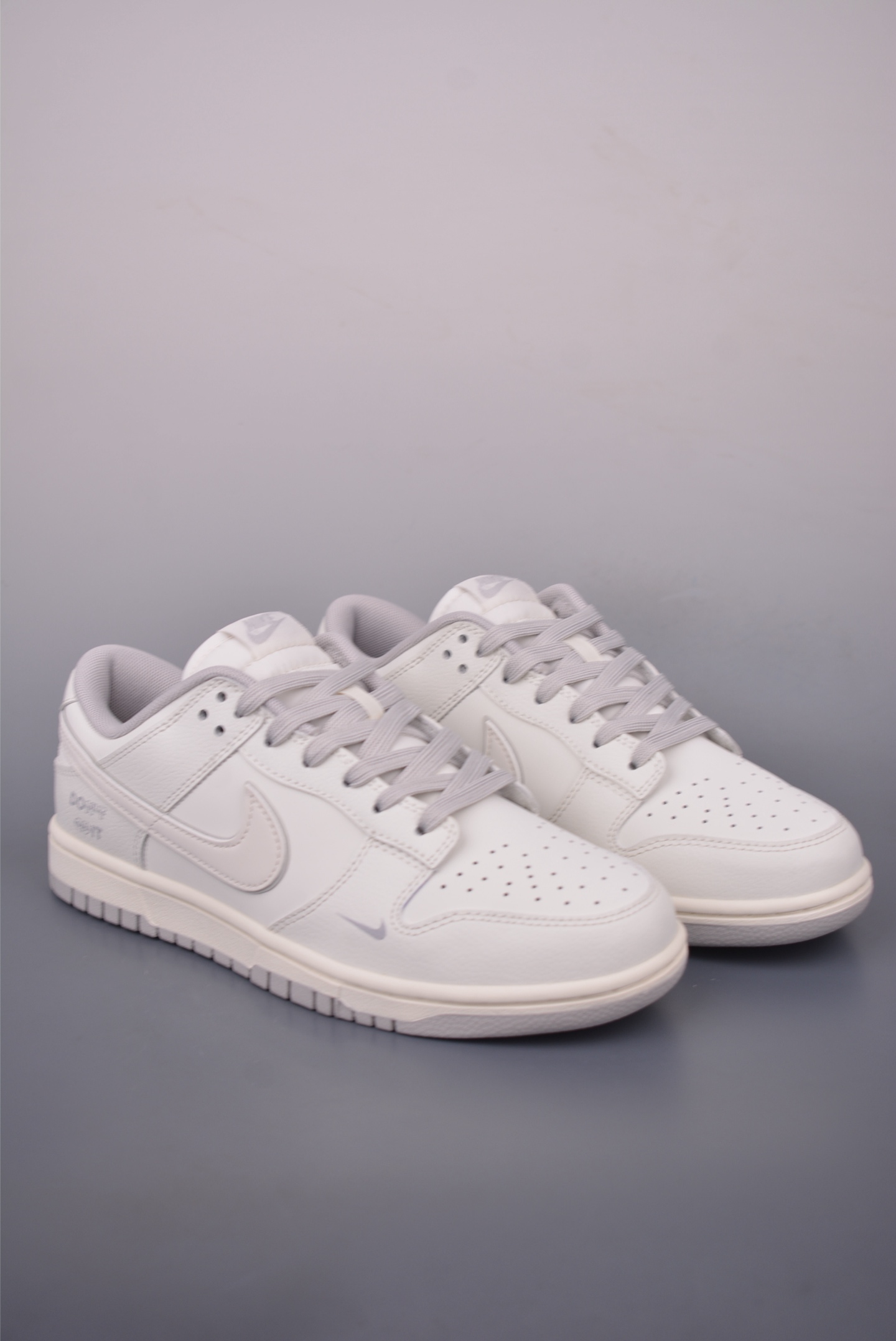 Nike SB Dunk Low Premium Leather Sneakers Casual Shoes - Style & Comfort 1 i1756248746681 1765 0 0