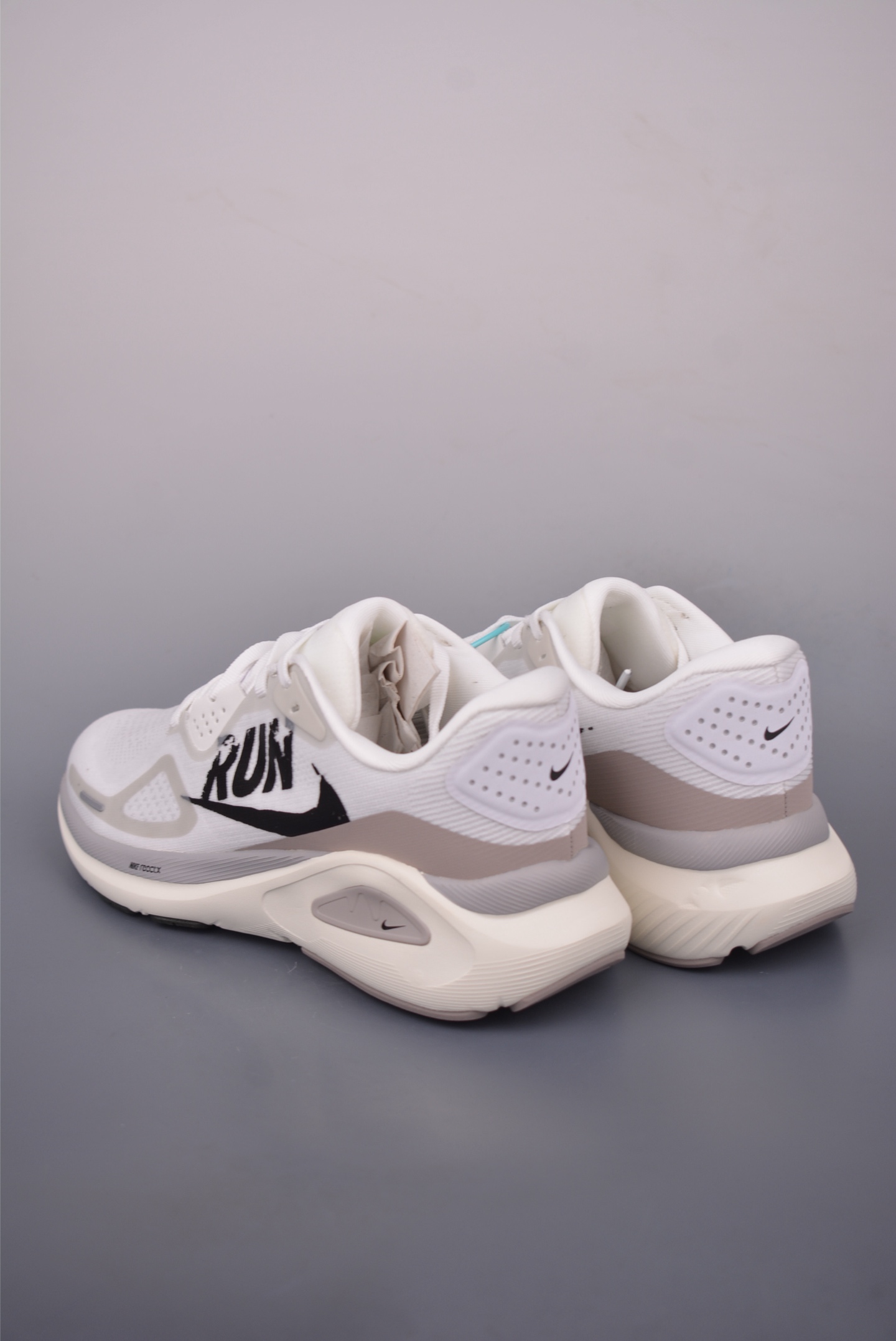 Nike Air Structure 26 White Running Shoes with Zoom Air Cushioning 2 i1756248992714 2821 0 1