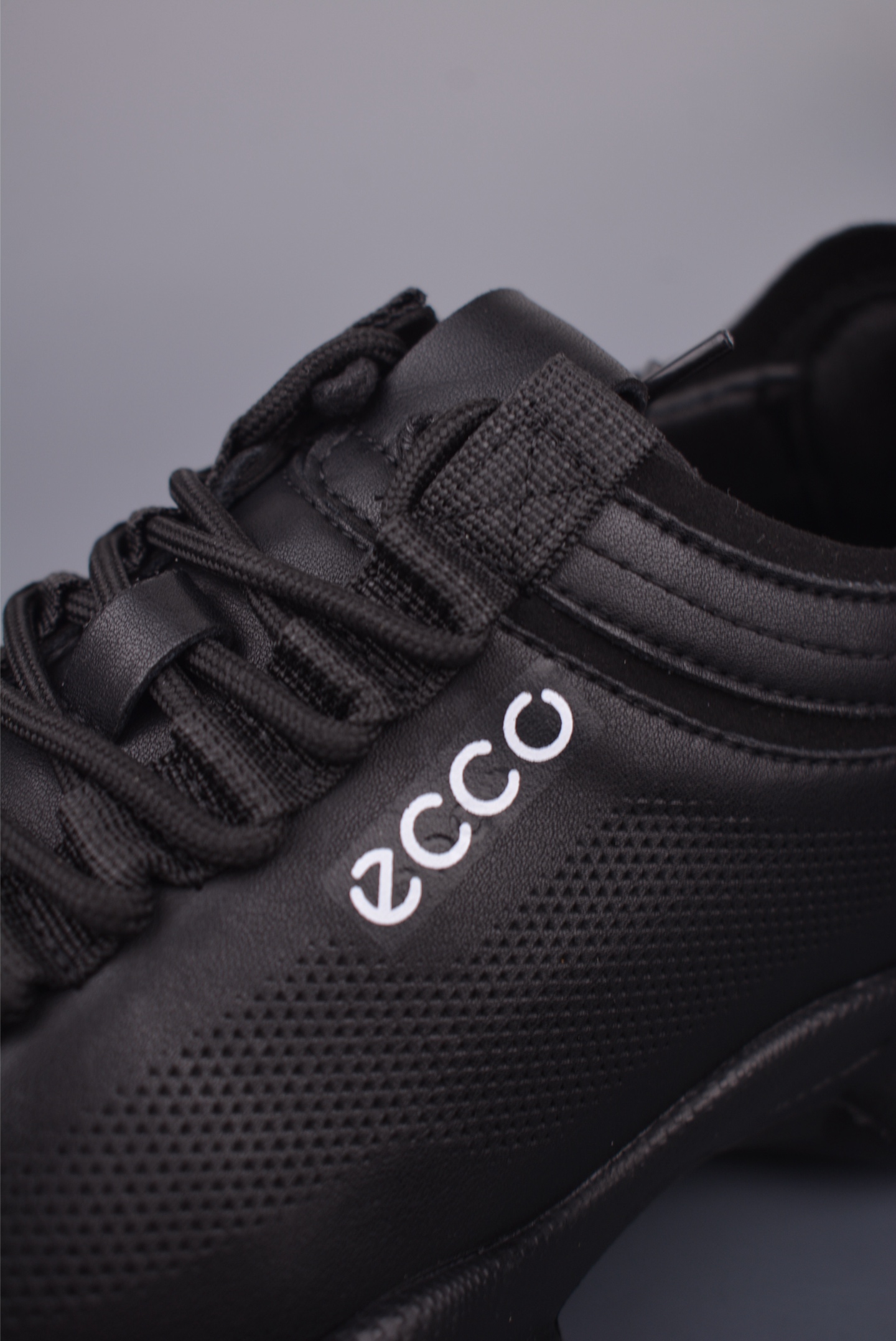 ECCO Men's Lightweight Leather Sneakers - Comfortable Street Style Shoes 8 i1756249246499 1777 0 6