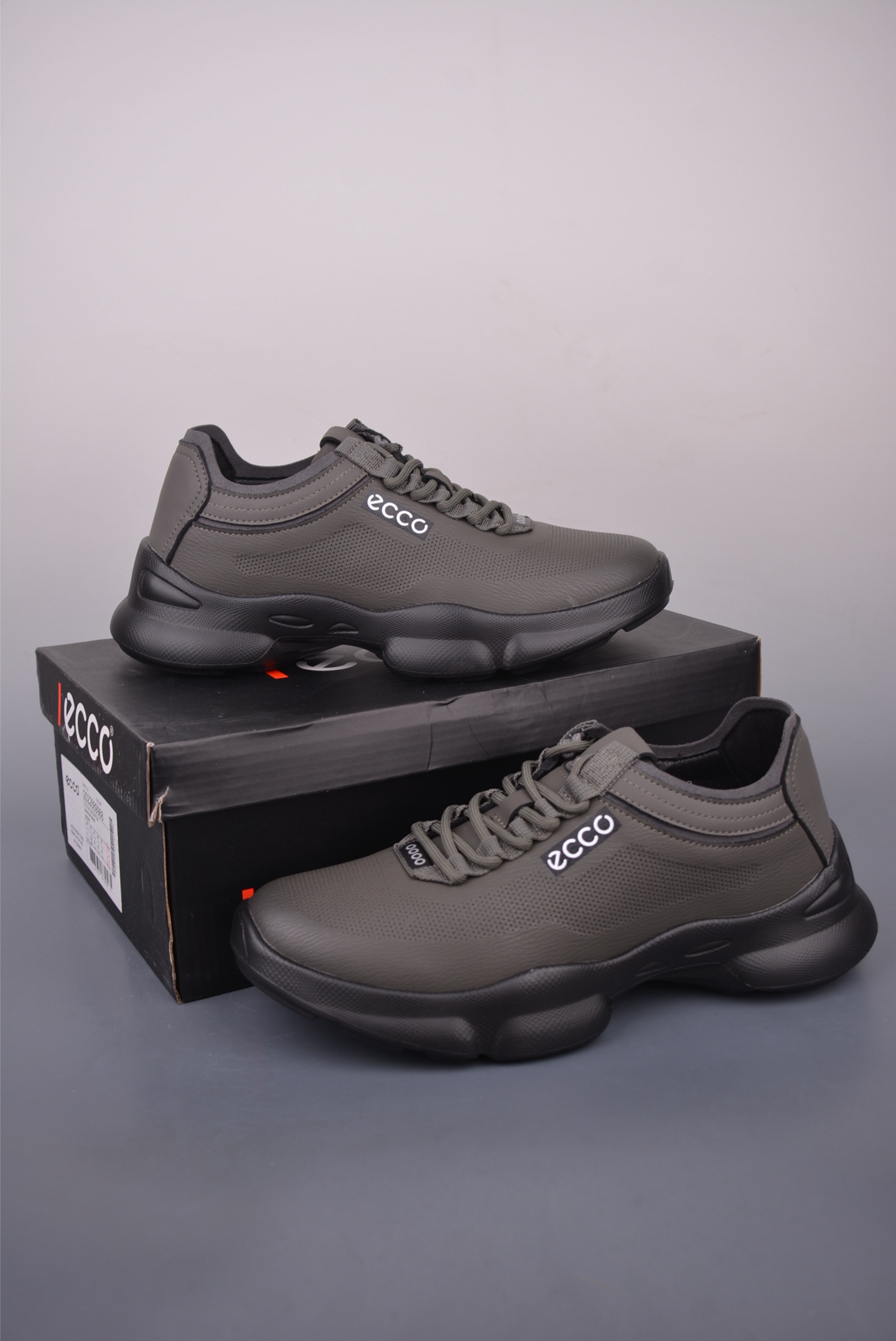ECCO Men's Lightweight Leather Sneakers - Comfortable Street Style Shoes 6 i1756249246561 114 0 4