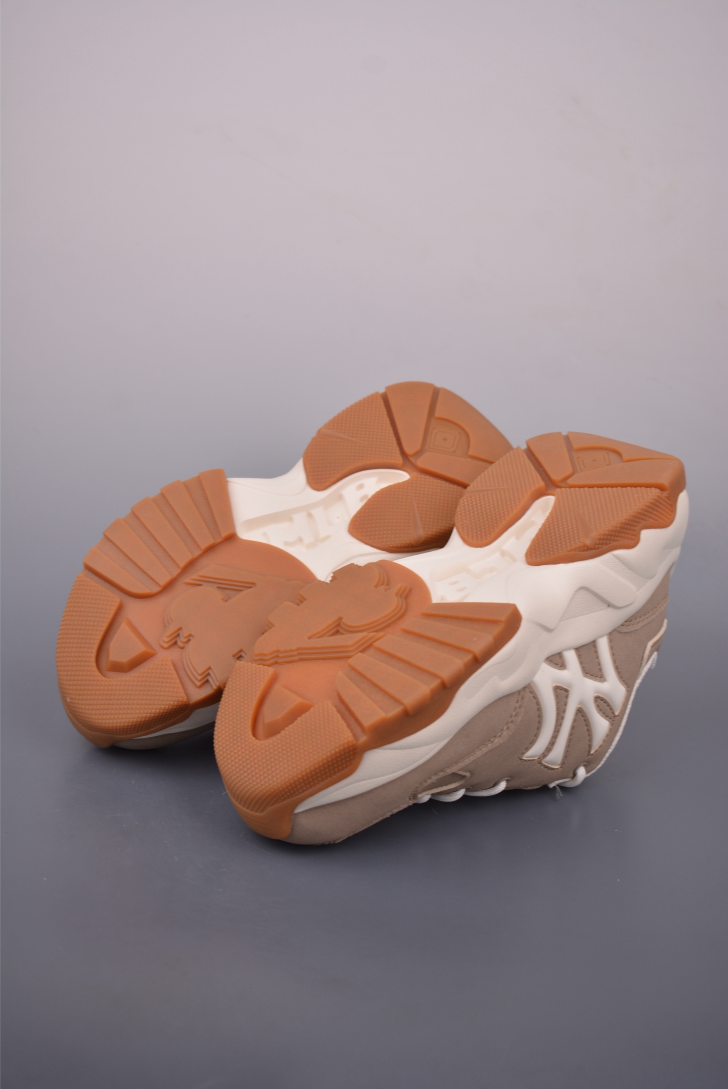 MLB Chunky Vintage Window New York Yankees Fashion Sneakers, Thick Sole 4 i1756333422123 9547 0 2