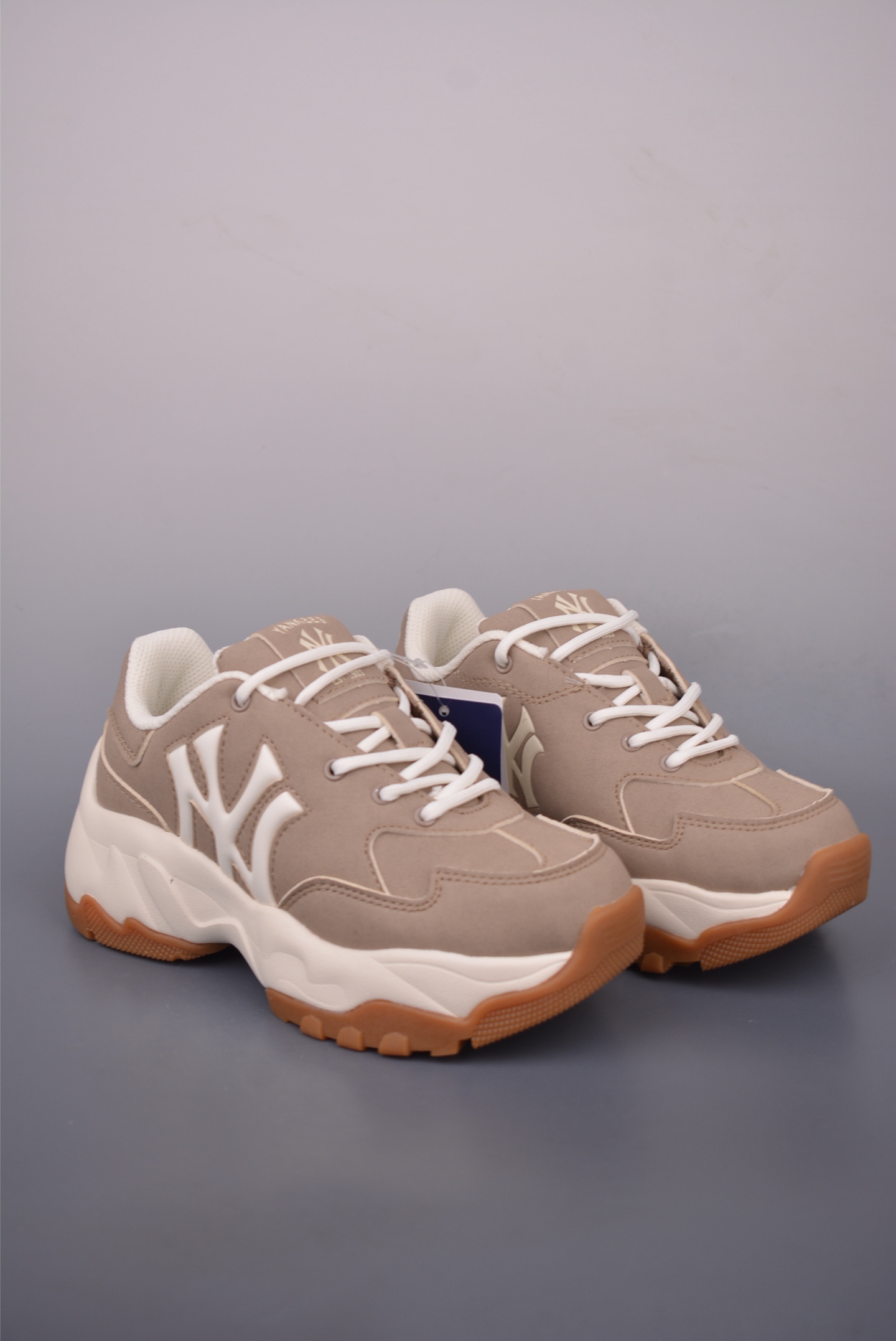 MLB Chunky Vintage Window New York Yankees Fashion Sneakers, Thick Sole 2 i1756333423706 7895 0 0