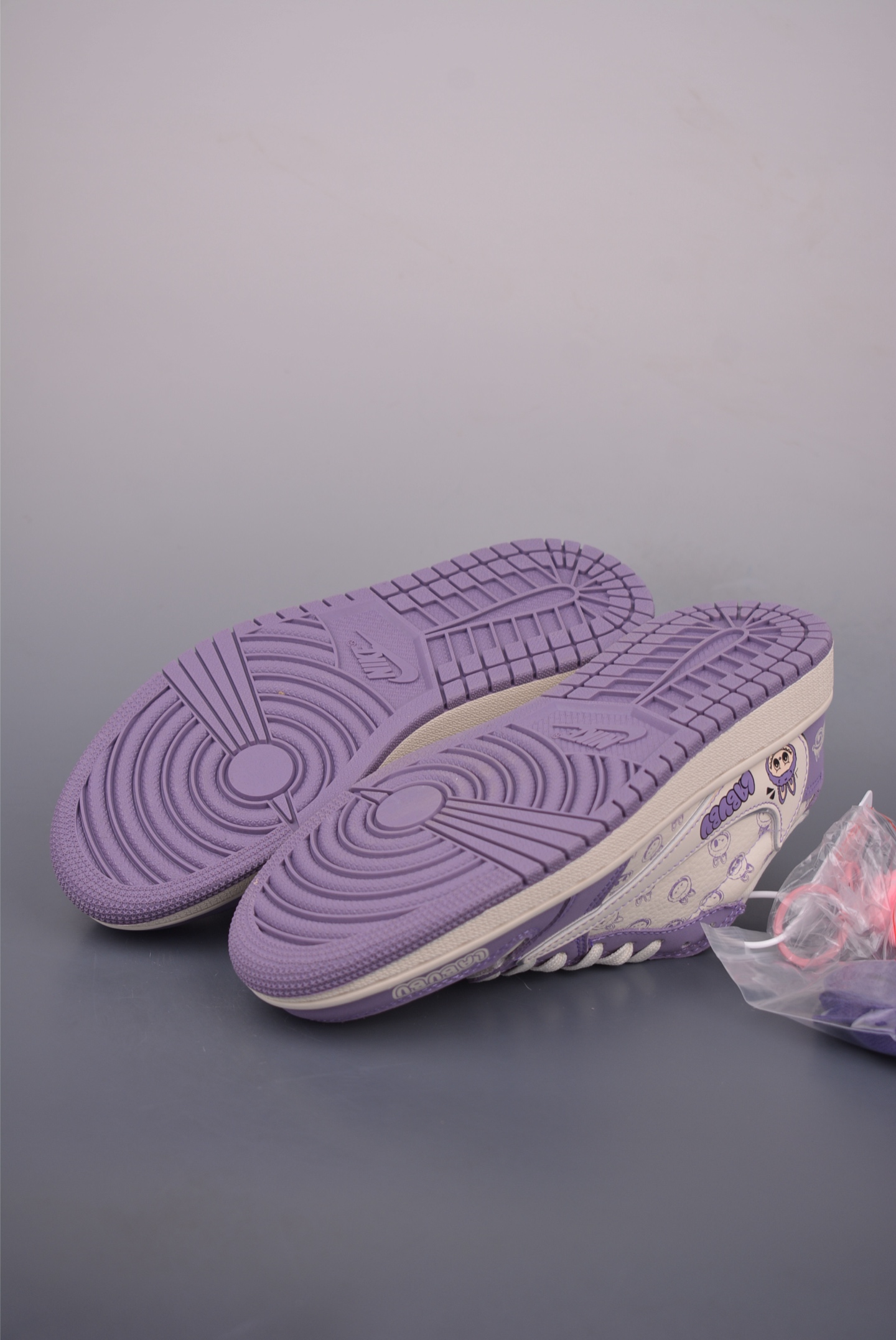 Fragment x Travis Scott x Labubu Air Jordan 1 Low 三方联名倒钩 LD2028-056