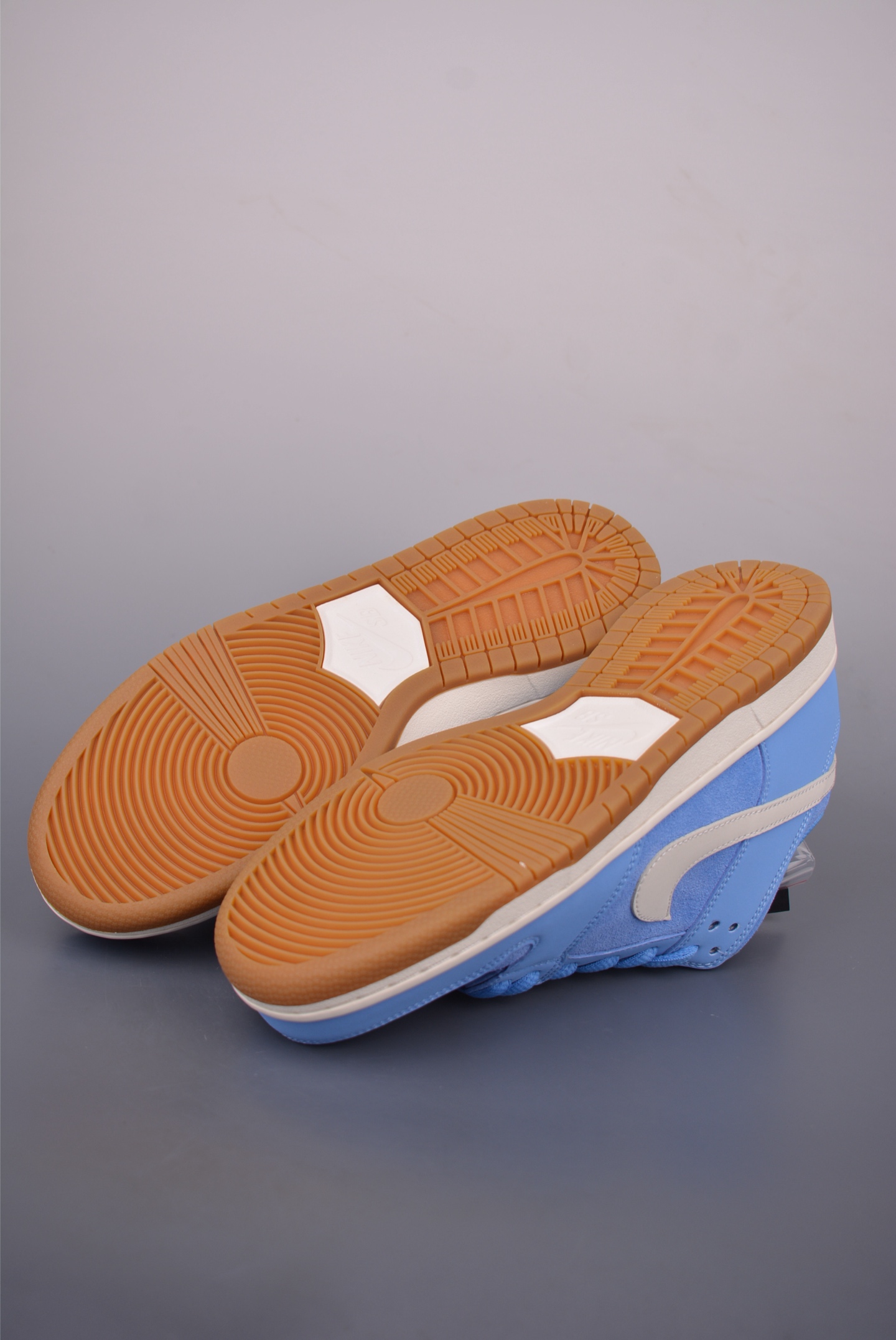 Nike SB Dunk Low Basketball Shoes Premium Leather, Breathable & Comfortable 4 i1756335899163 5603 0 2
