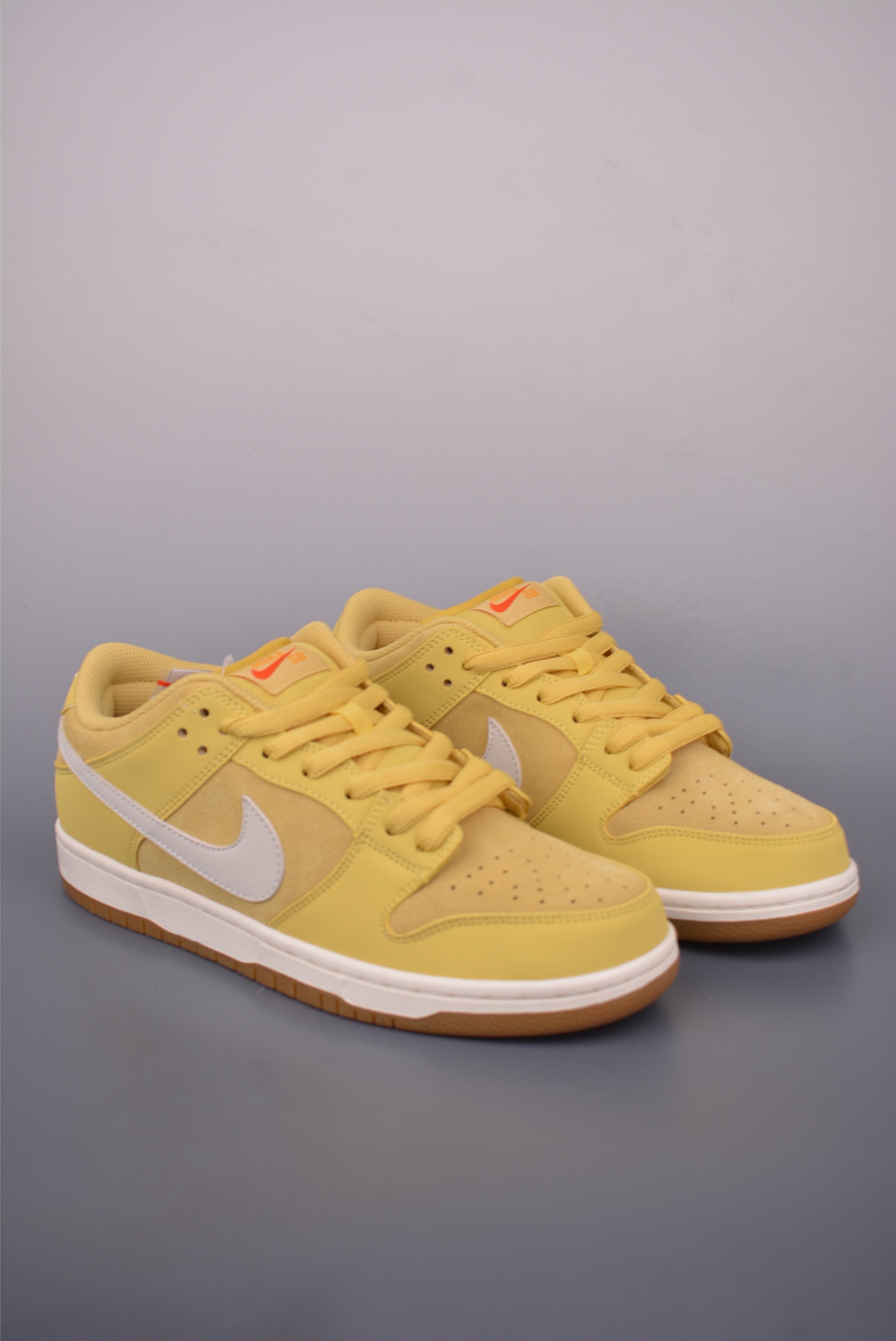 Nike SB Dunk Low Yellow Suede Leather Sneakers Athletic Shoes FJ1674 2 i1756336068741 8389 0 0