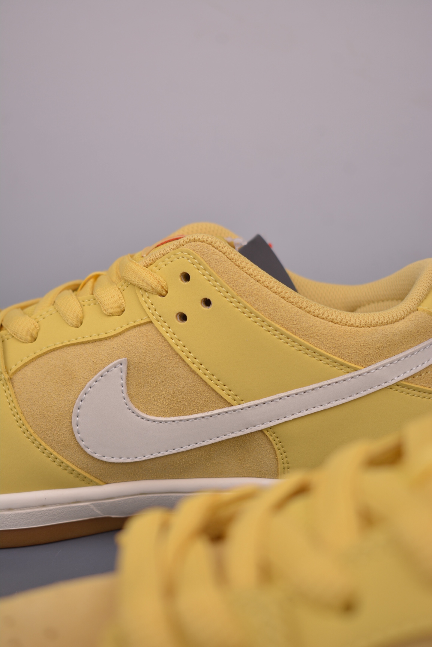 Nike SB Dunk Low Yellow Suede Leather Sneakers Athletic Shoes FJ1674 9 i1756336068760 7690 0 7