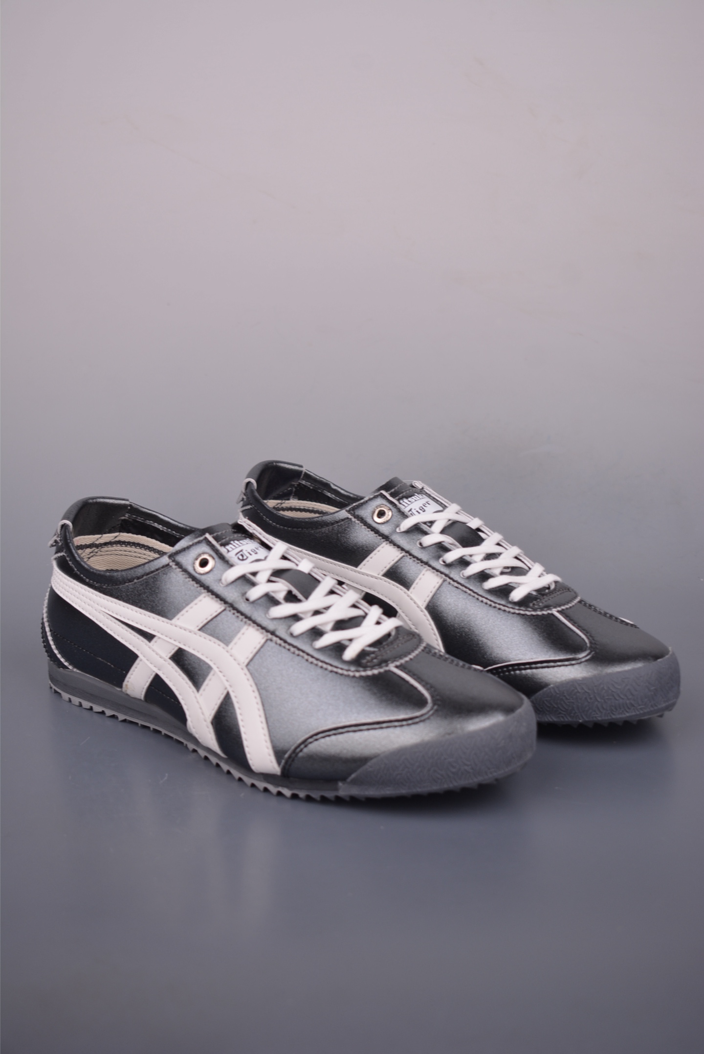 Onitsuka Tiger Mexico 66 SD Leather Sneakers - Black & White 2 i1756336371231 7189 0 0