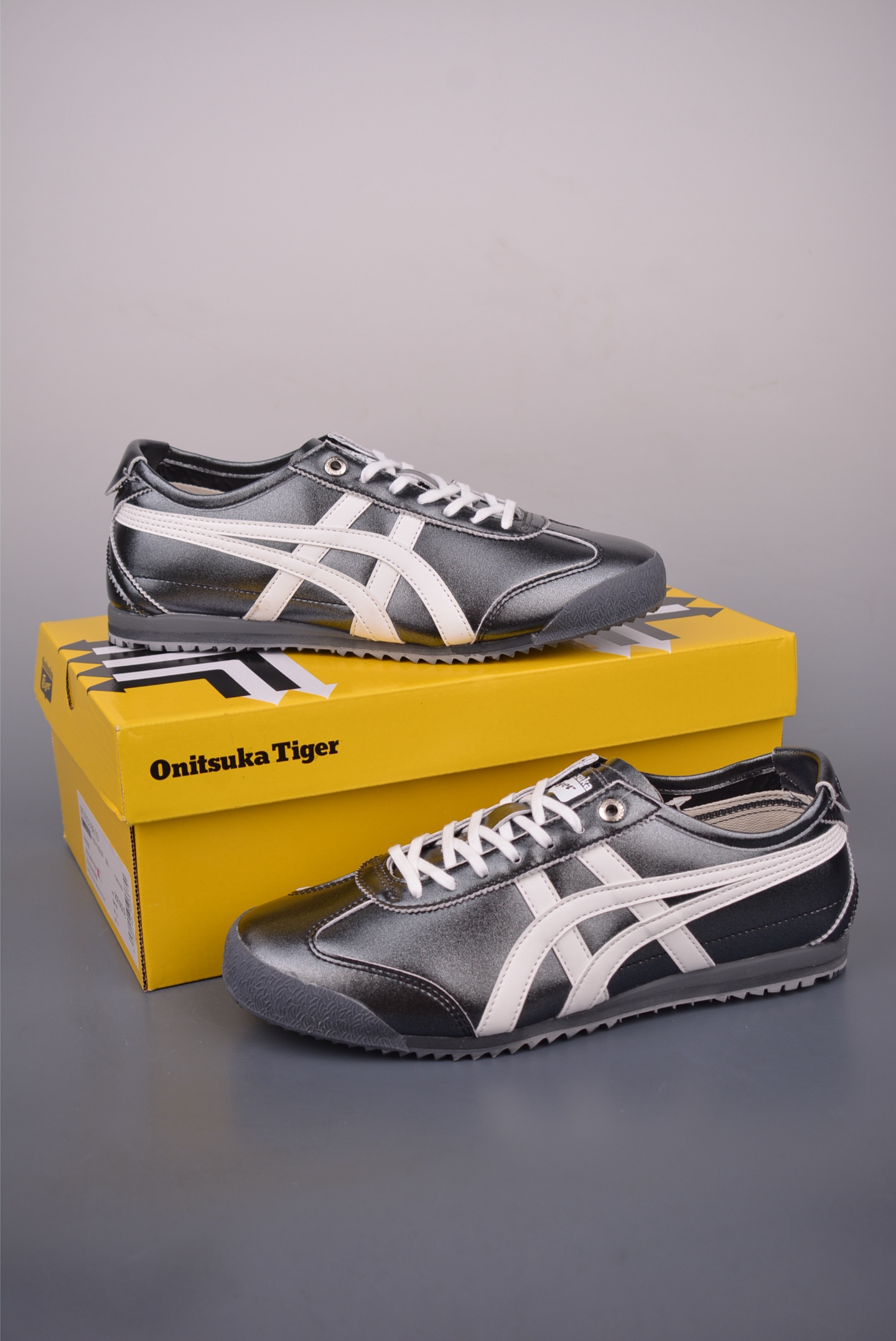 Onitsuka Tiger Mexico 66 SD Leather Sneakers - Black & White 6 i1756336371241 9288 0 4