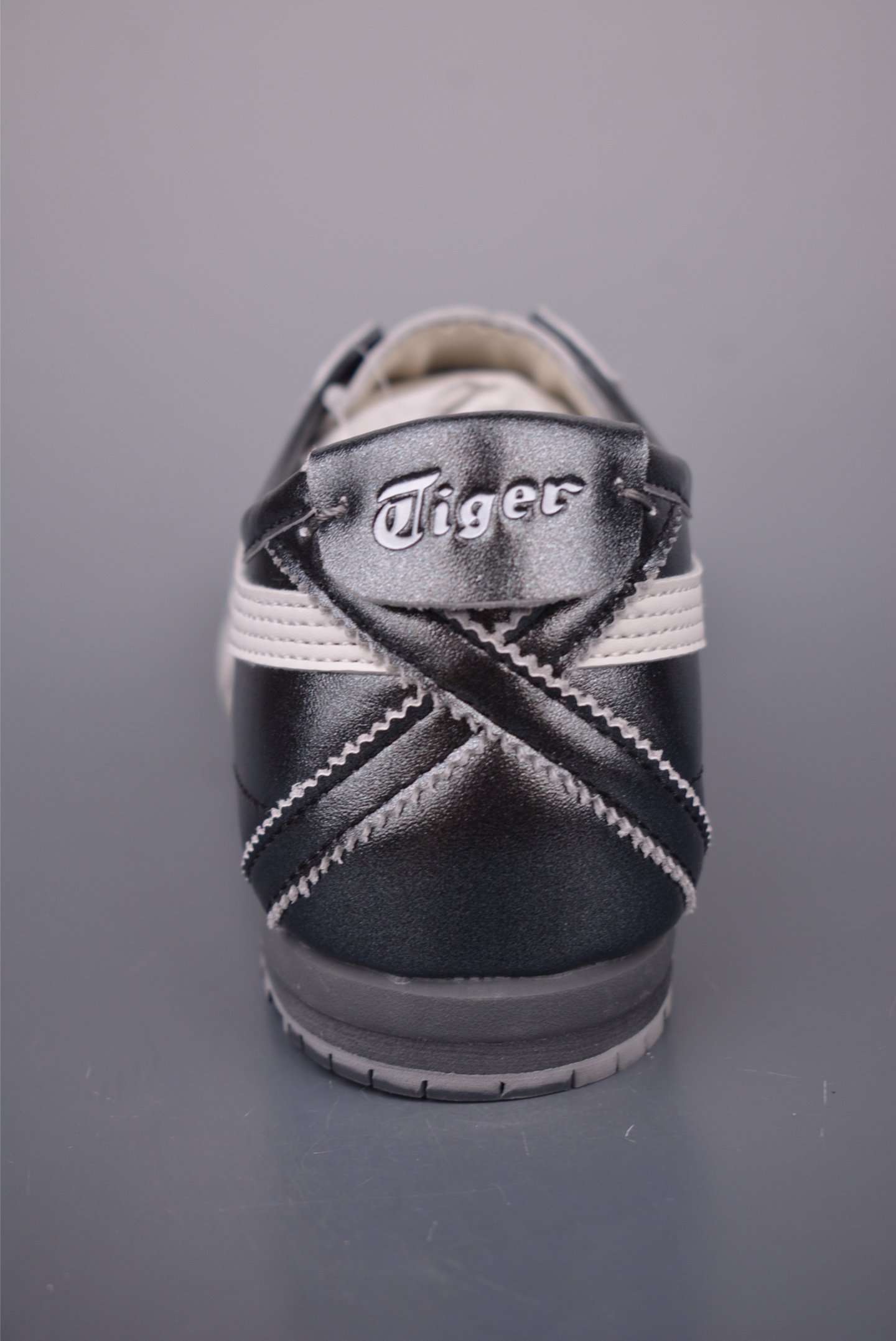 Onitsuka Tiger Mexico 66 SD Leather Sneakers - Black & White 5 i1756336372887 2795 0 3