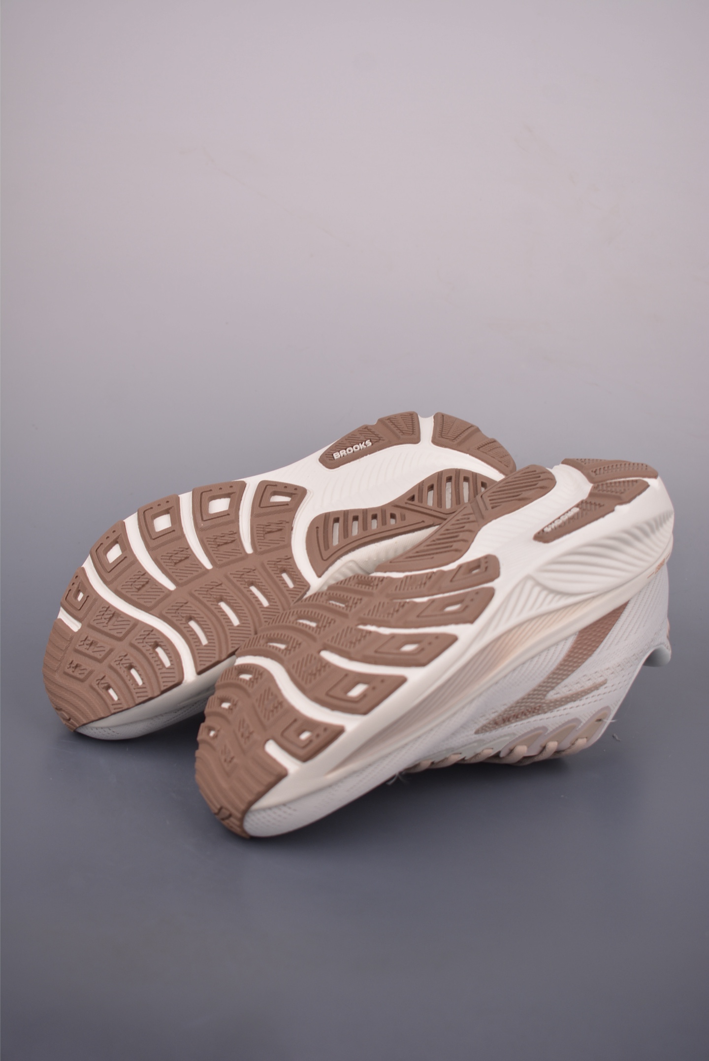 Brooks Ghost 17 Running Shoes: Lightweight, Breathable, and Cushioned for Comfort 3 i1756424366772 4530 0 2