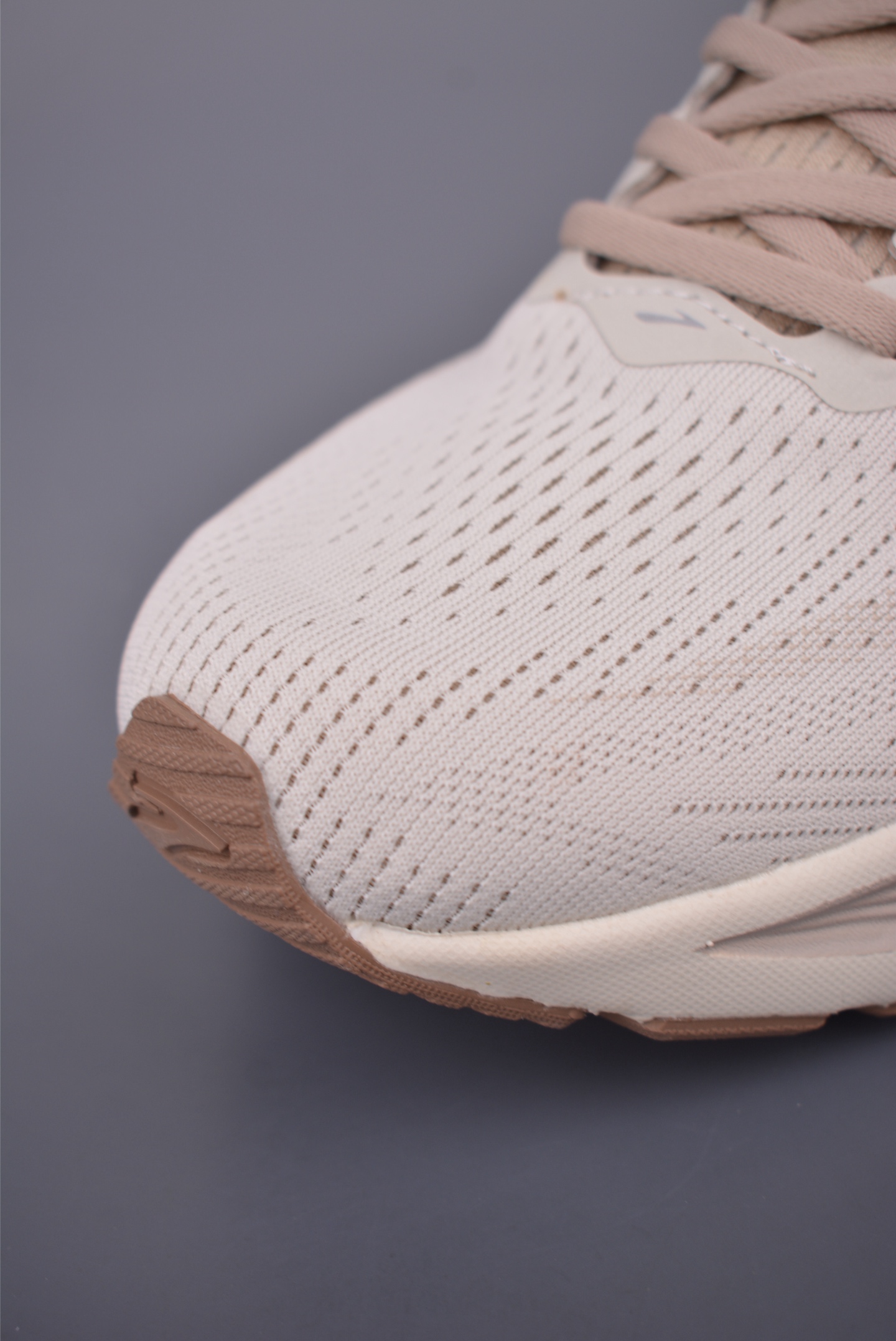 Brooks Ghost 17 Running Shoes: Lightweight, Breathable, and Cushioned for Comfort 6 i1756424366896 3738 0 5