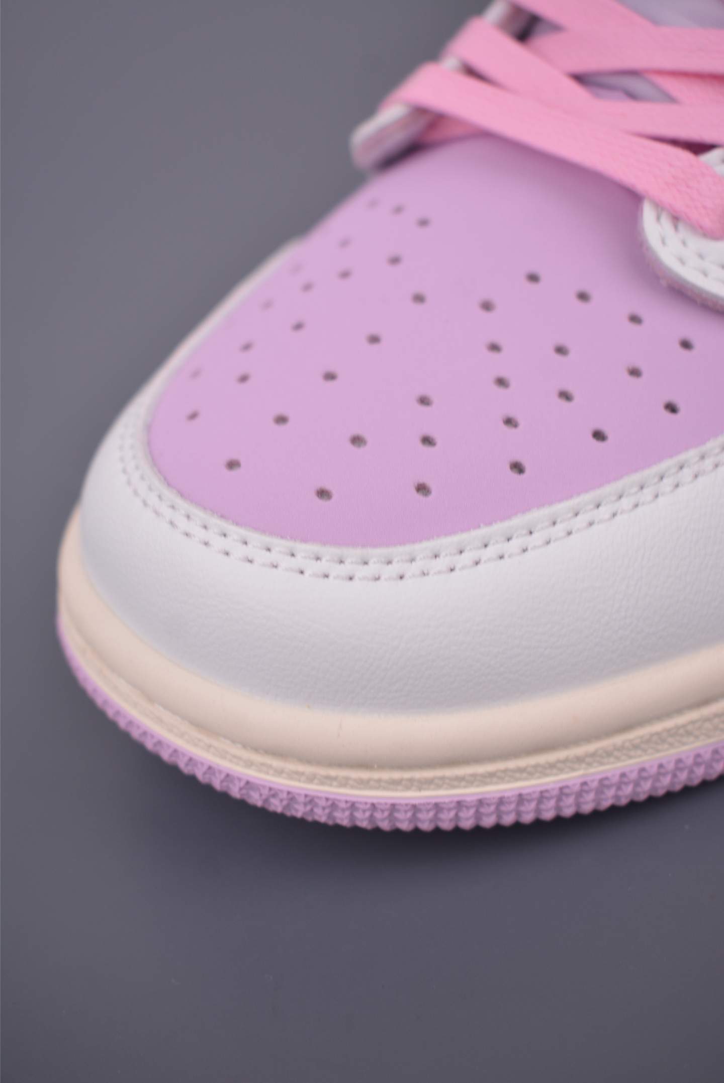 Fragment x Travis Scott Air Jordan 1 Low Pink Shoes - Limited Edition 7 i1756424469405 253 0 5
