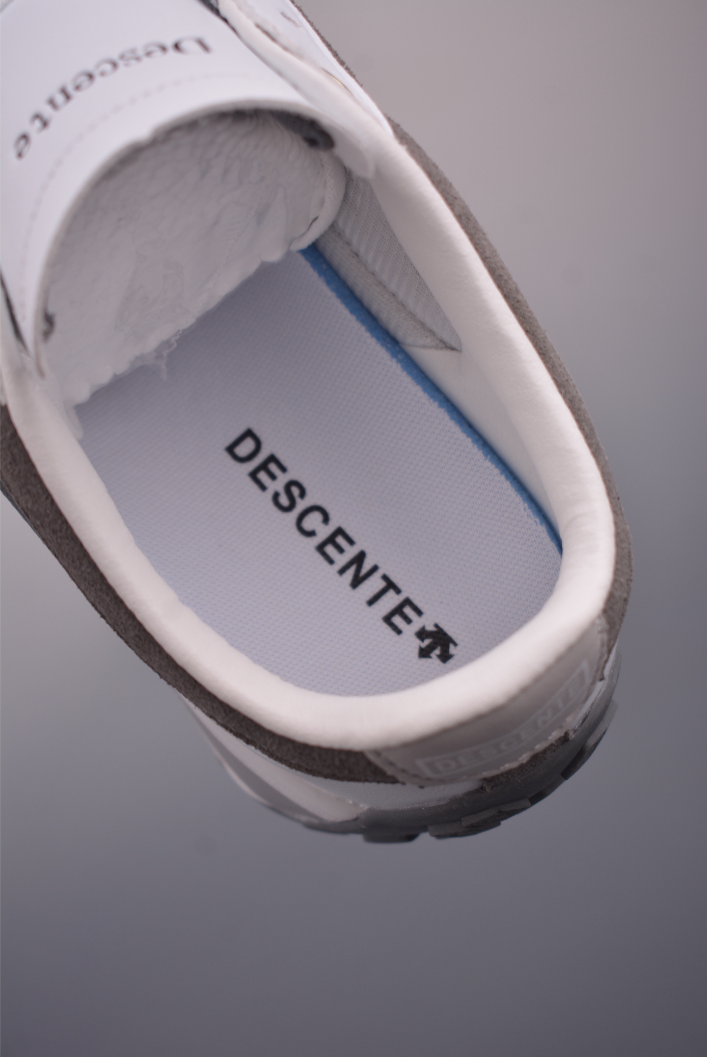 Descente CHRON RACER Retro Sneakers - Stylish, Comfortable, and Versatile Shoes 9 i1756424551783 1892 0 8