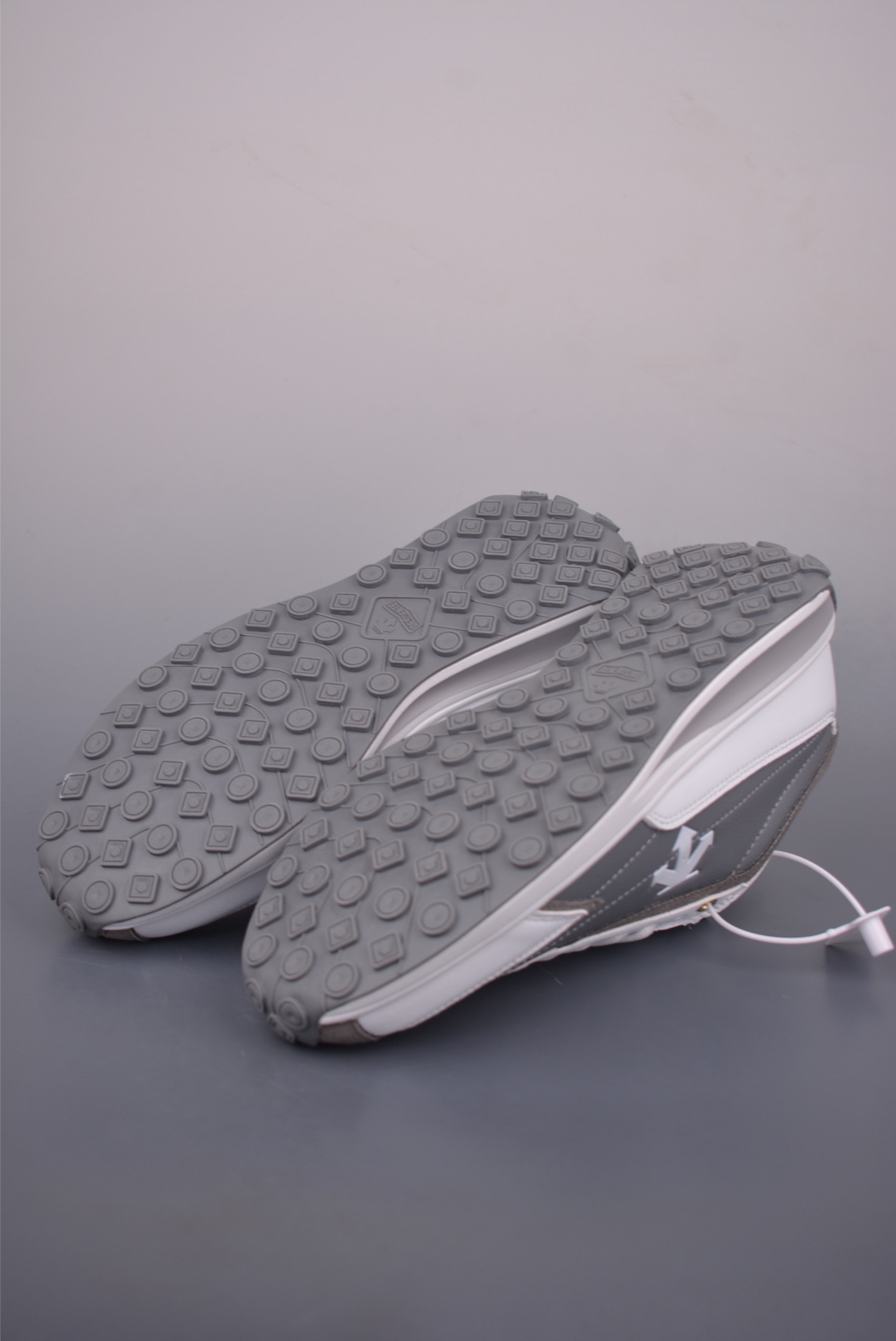 Descente CHRON RACER Retro Sneakers - Stylish, Comfortable, and Versatile Shoes 3 i1756424551810 4735 0 2