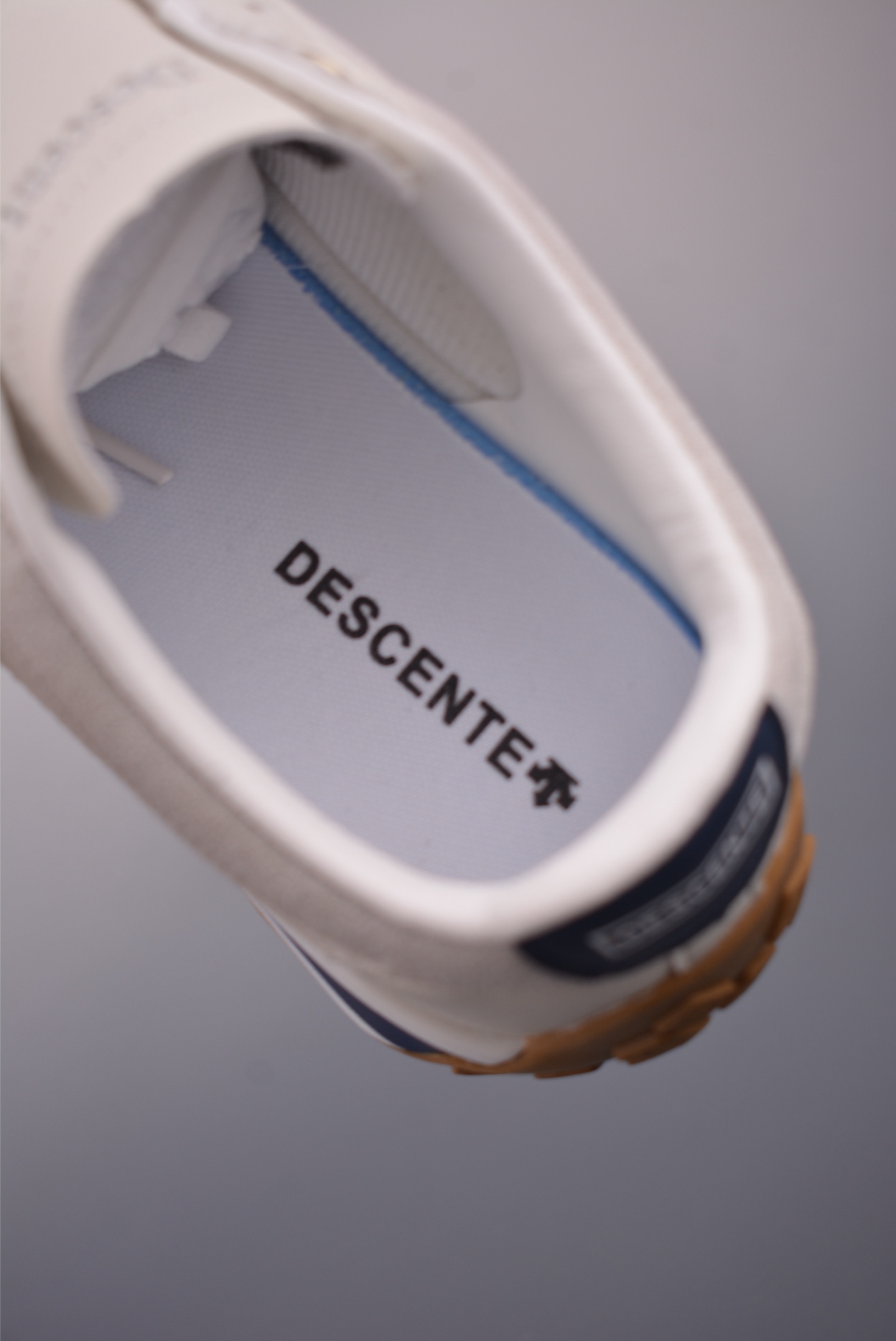 Descente CHRON RACER Retro Fashion Sneakers Casual Leather Shoes For Men Women 10 i1756424594005 3244 0 8