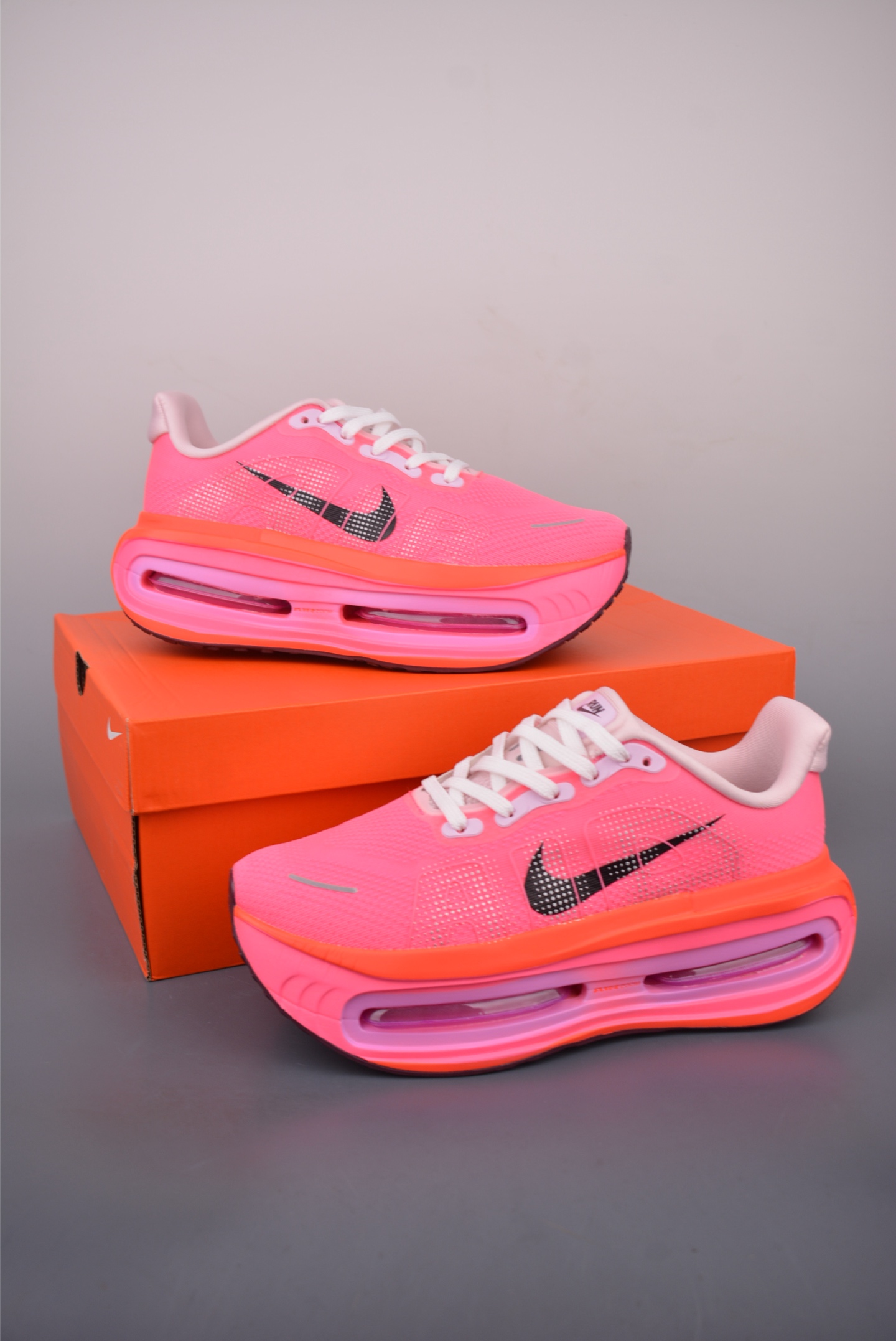 Nike Vomero Premium Air Cushion Running Shoes - Comfortable, Stylish, and Durable 5 i1756508094252 1504 0 4