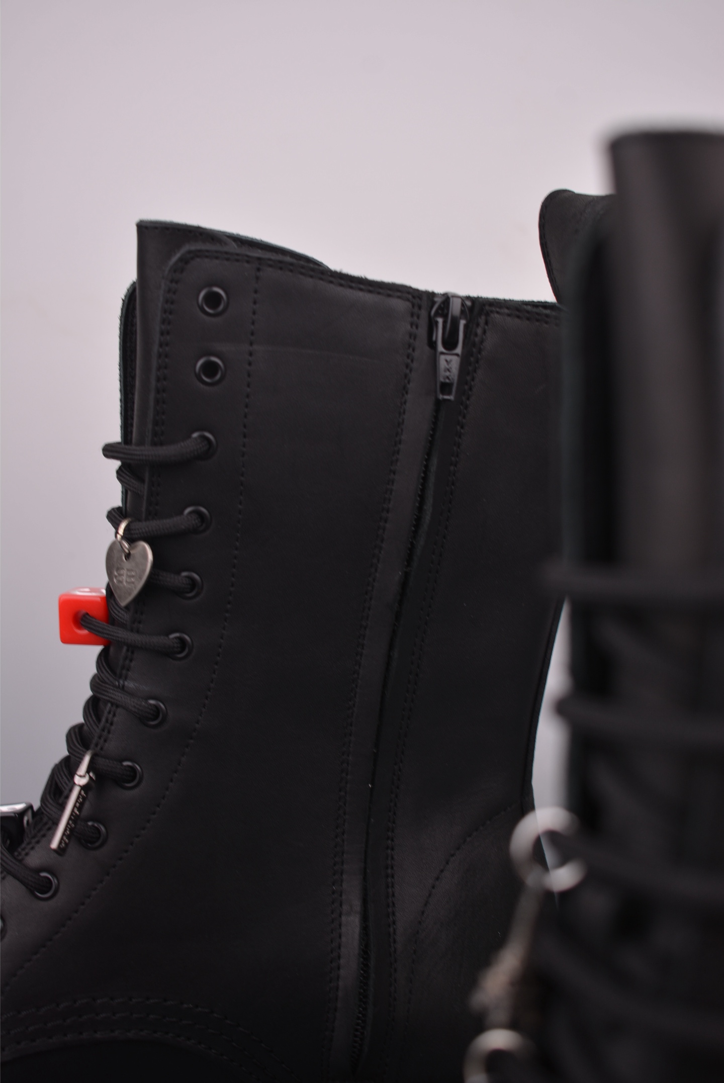 Balenciaga Stomper Leather Ankle Boots Winter Collection - Black 9 i1756508692202 1821 0 7