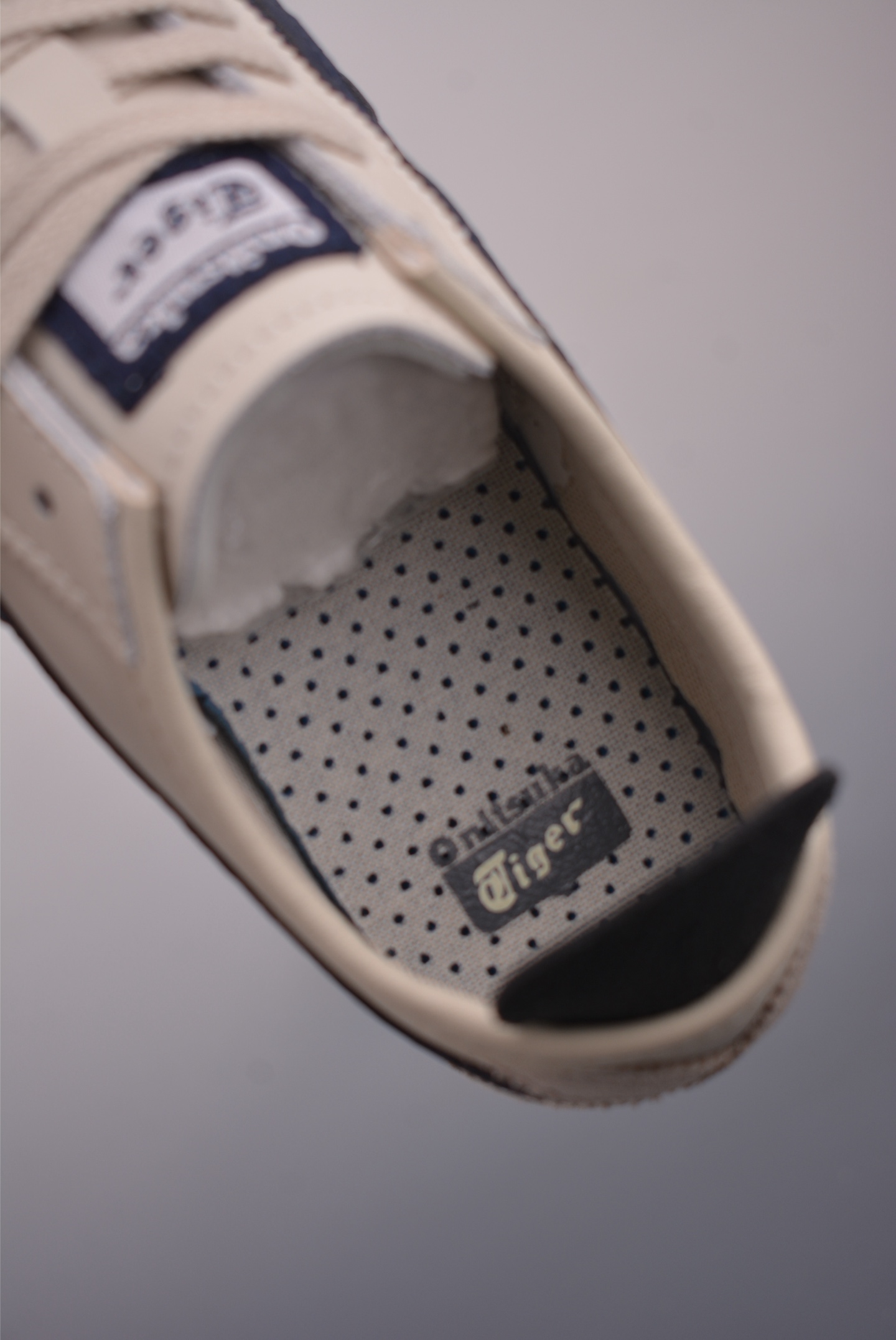 Onitsuka Tiger MEXICO 66 Cream & Dark Blue Leather Low-Profile Sneakers 9 i1756508770288 6103 0 8