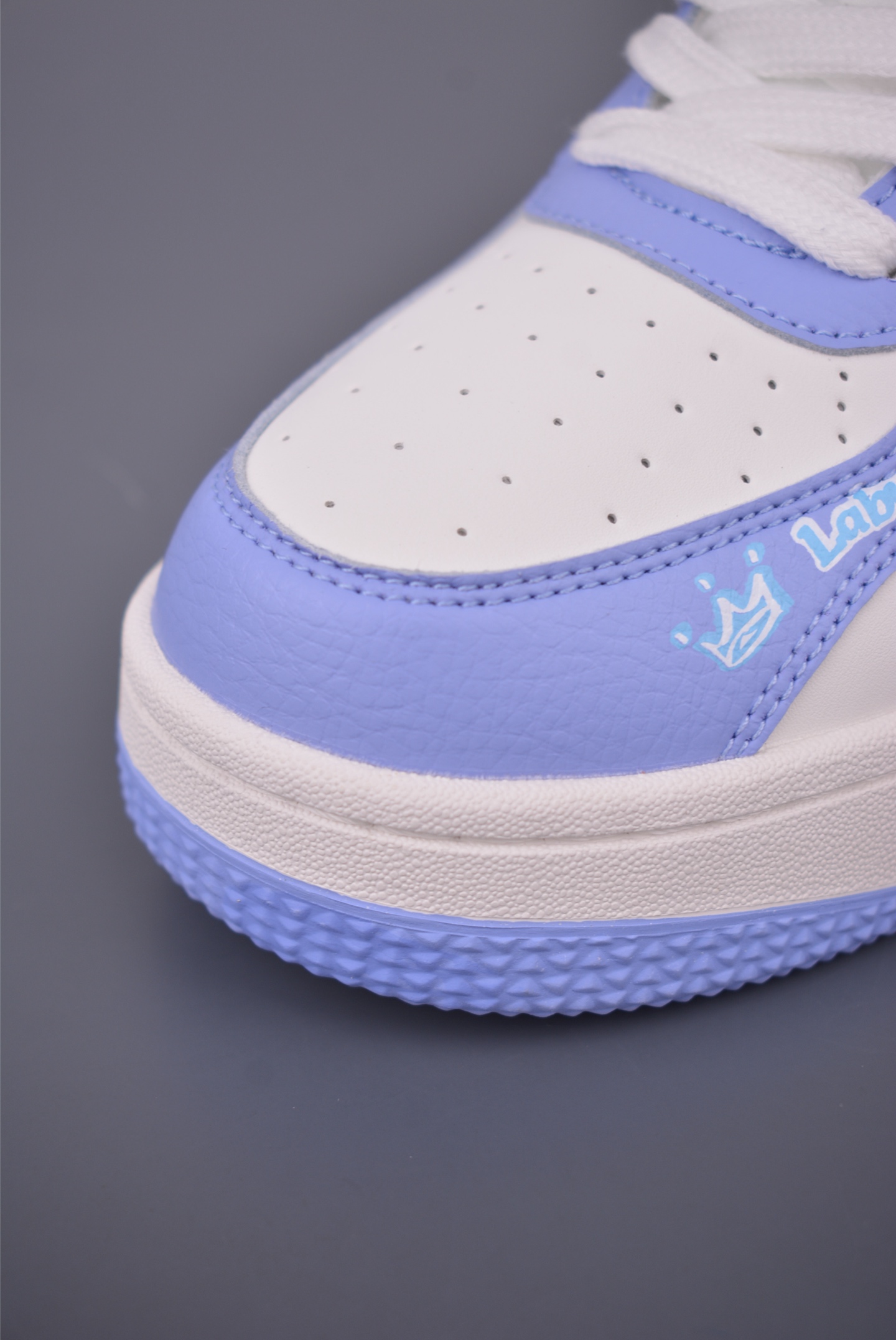 Alo Yoga Recovery Mode LABUBU Low-Top Sneakers - Comfortable & Stylish 7 i1756595304563 288 0 5