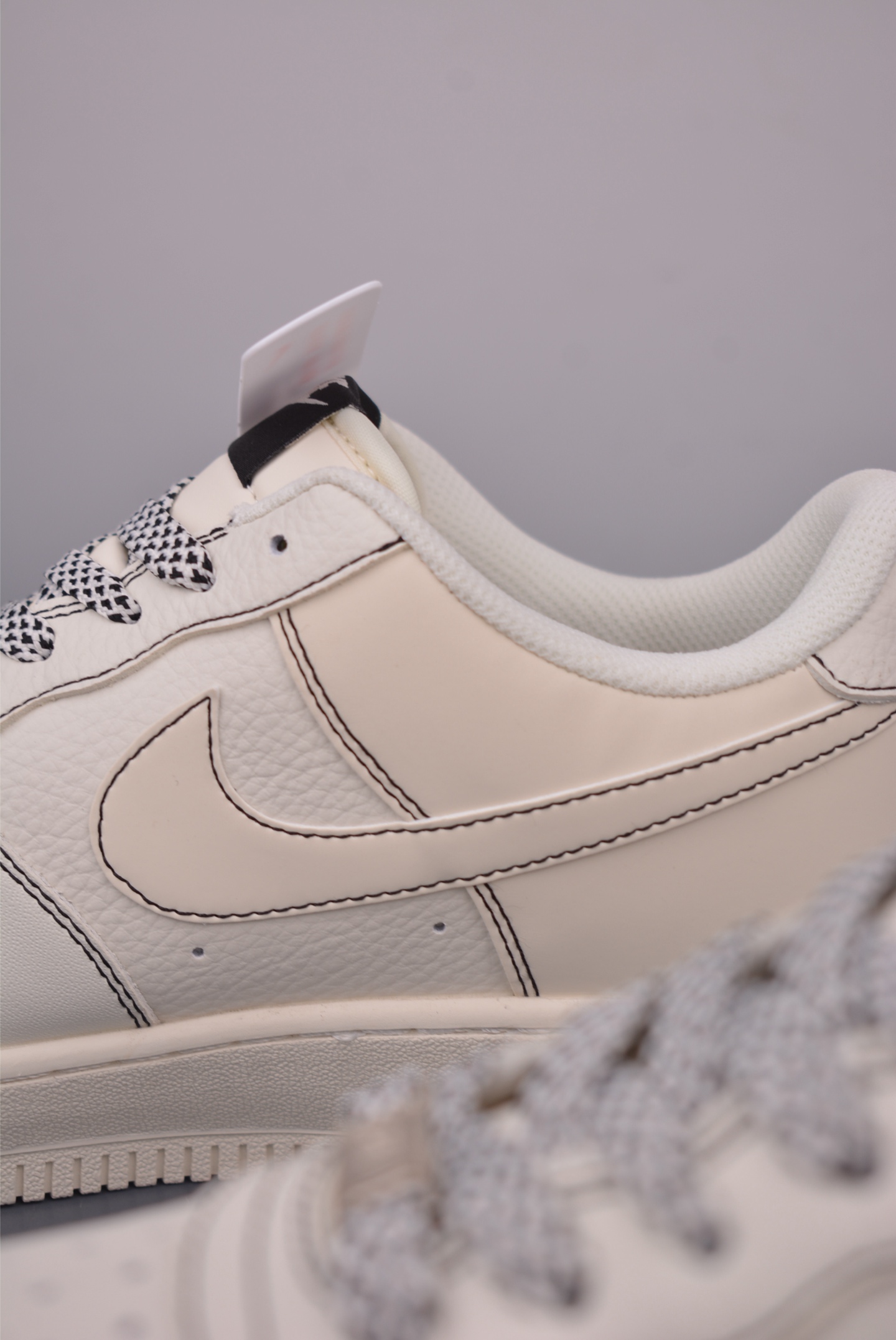 Nike Air Force 1 Low '07 Premium Sneakers - Cream White, Classic Style 9 i1756595600338 419 0 7