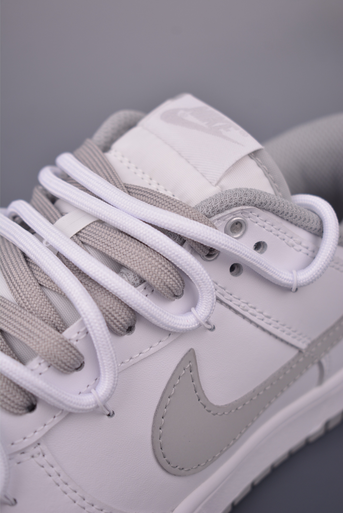 Nike SB Dunk Low AMPR Deconstructed White Grey Sneakers 8 i1756595730624 5513 0 6