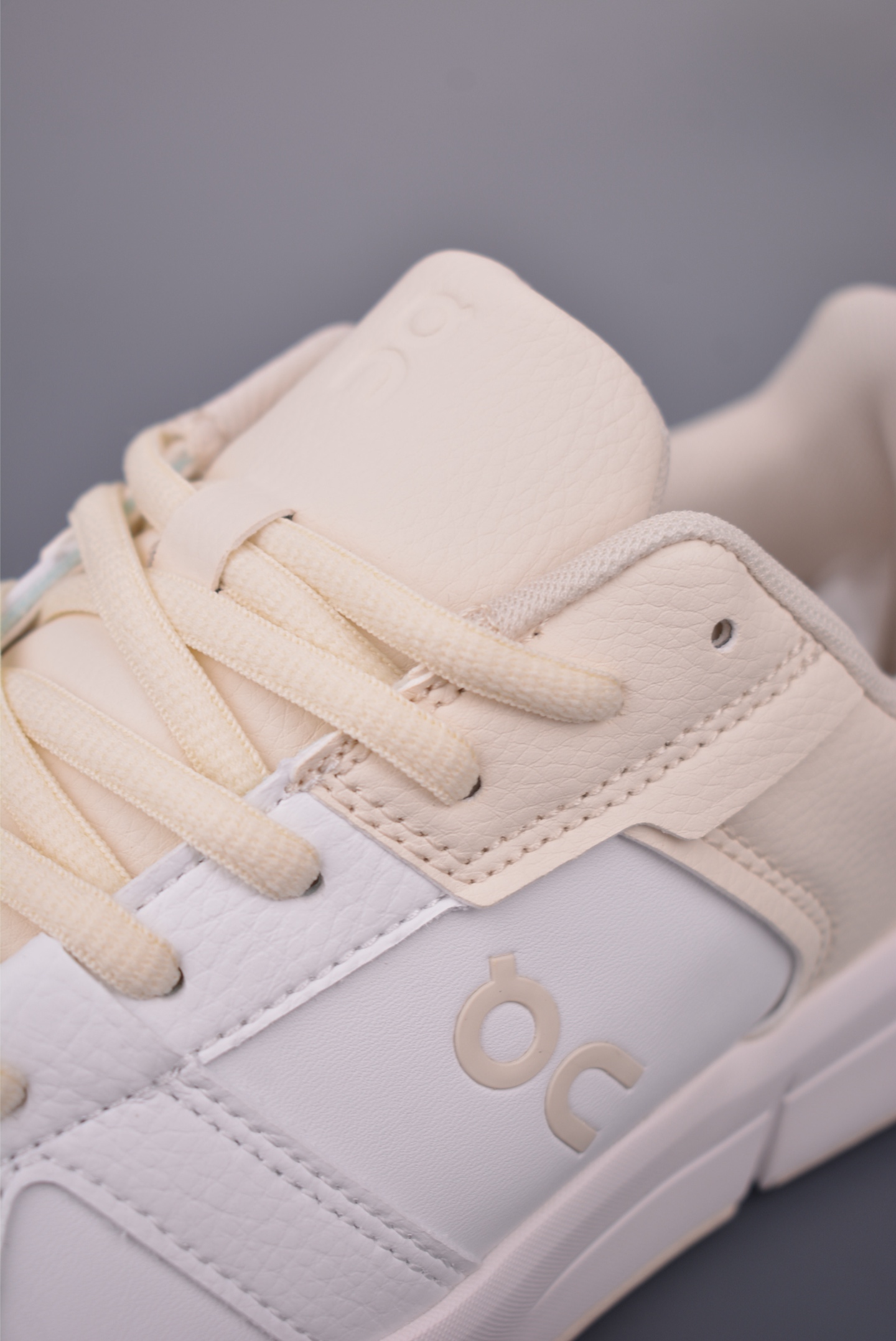 On The Roger Clubhouse White Sneakers - Stylish Outdoor Street Running Shoes 8 i1756595776384 5483 0 6