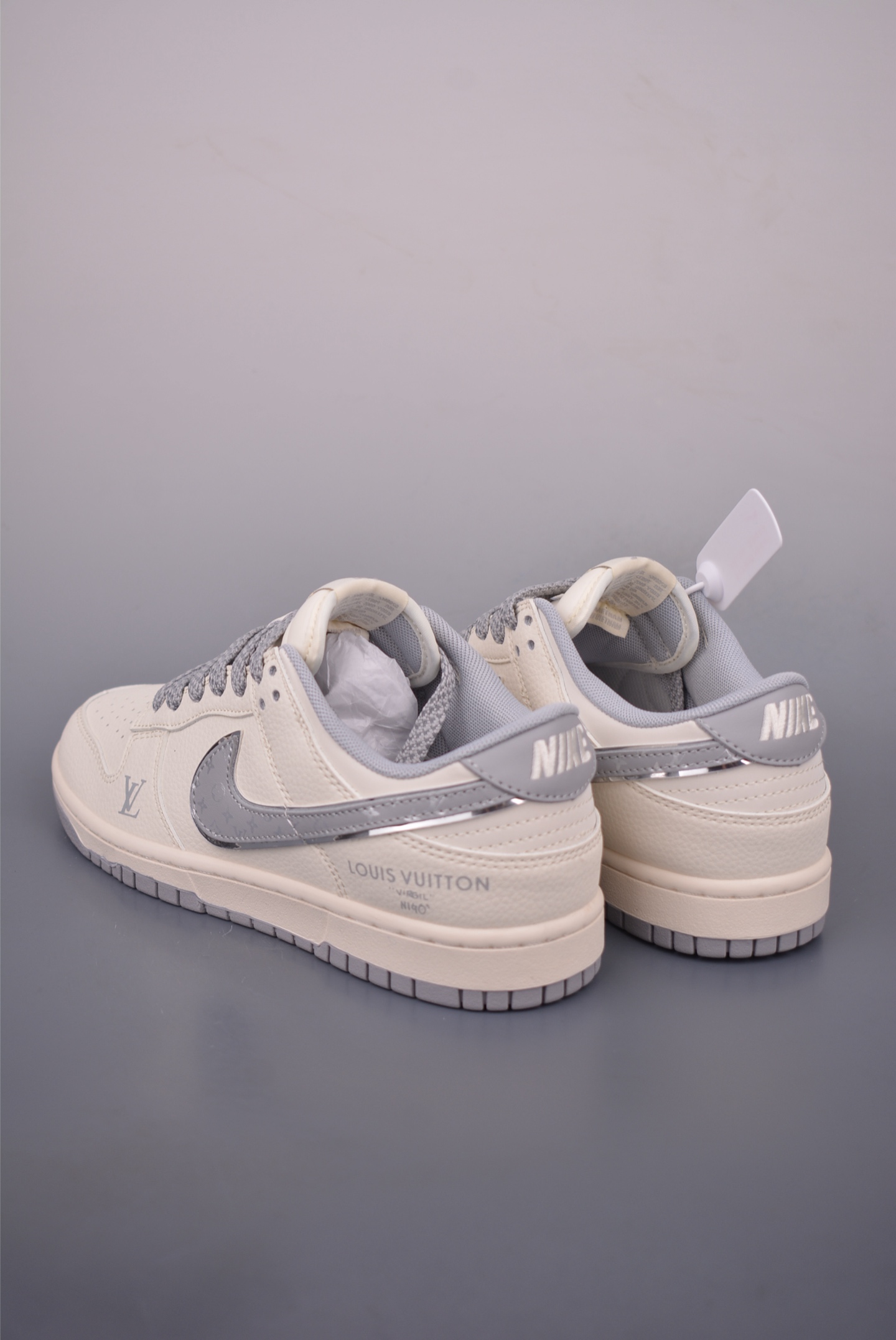 Nike SB Dunk Low Louis Vuitton Collab Premium Leather Sneakers 3 i1756680570044 6032 0 1