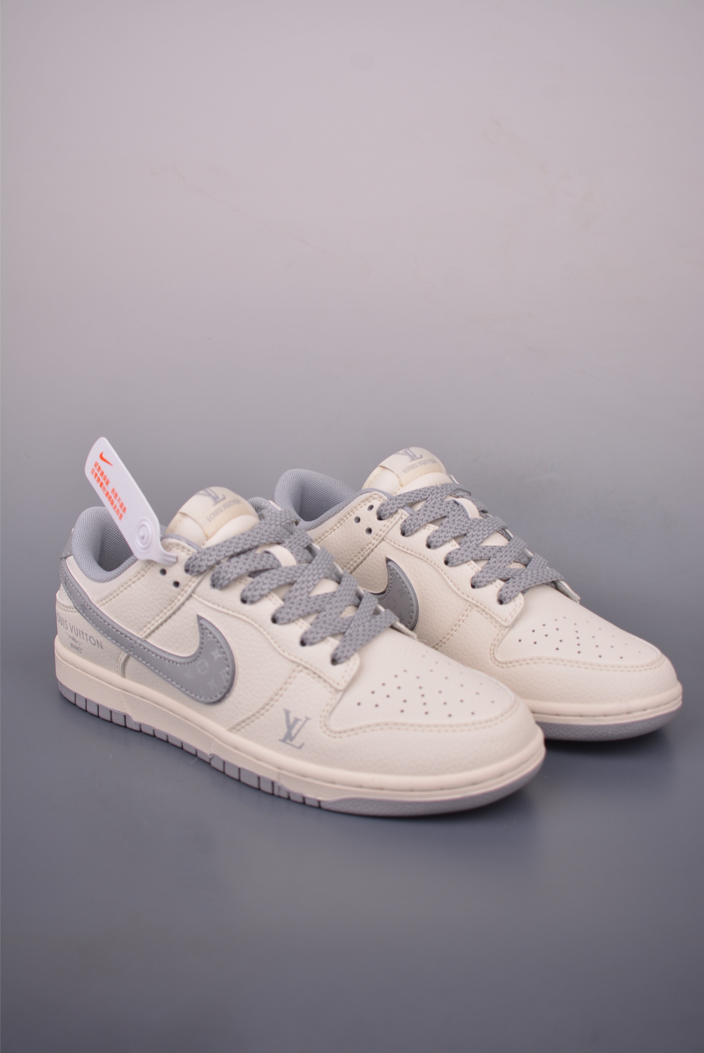 Nike SB Dunk Low Louis Vuitton Collab Premium Leather Sneakers 2 i1756680570074 5388 0 0