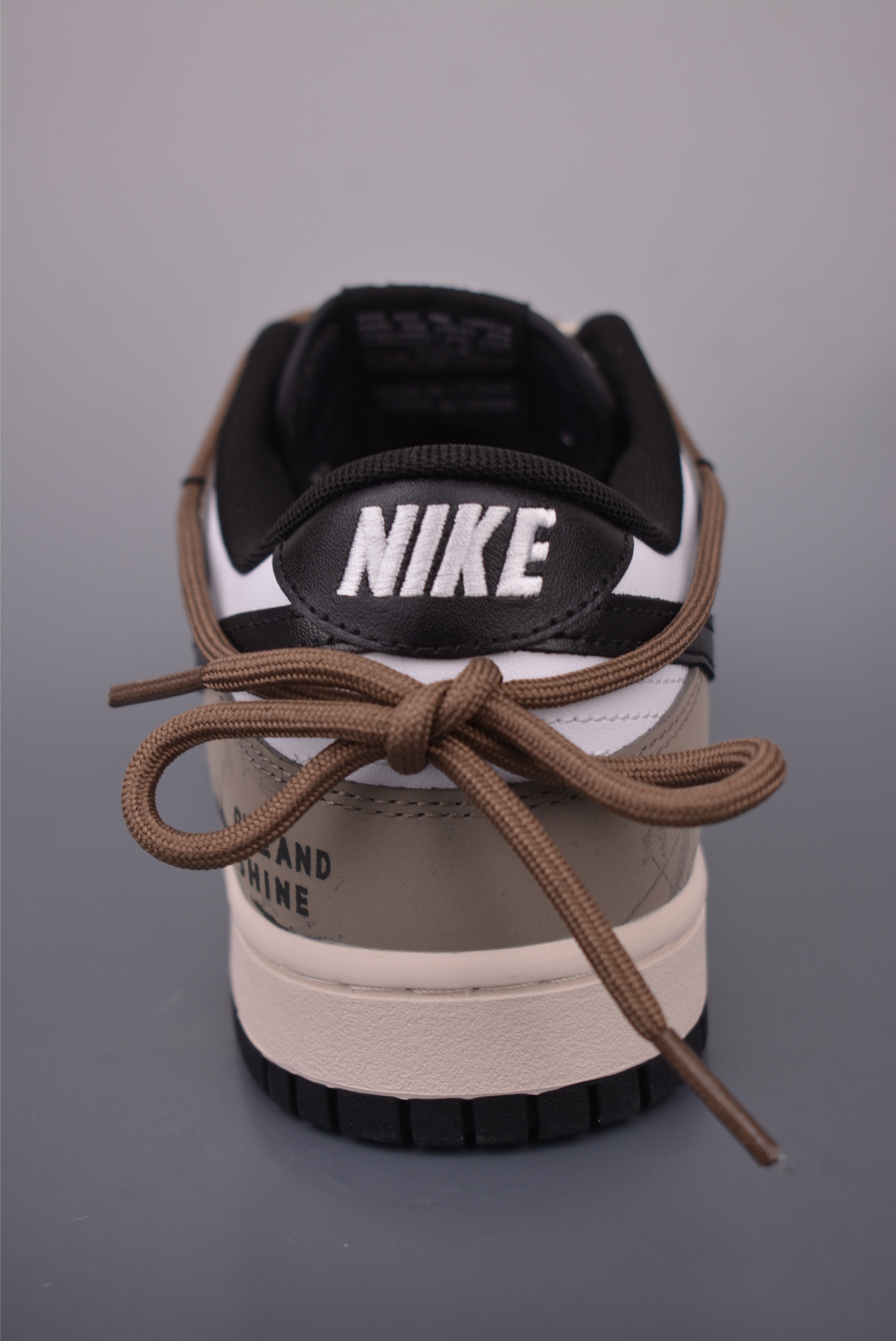 Nike SB Dunk Low "Just Do It" Deconstructed Sneakers 5 i1756680630560 450 0 3