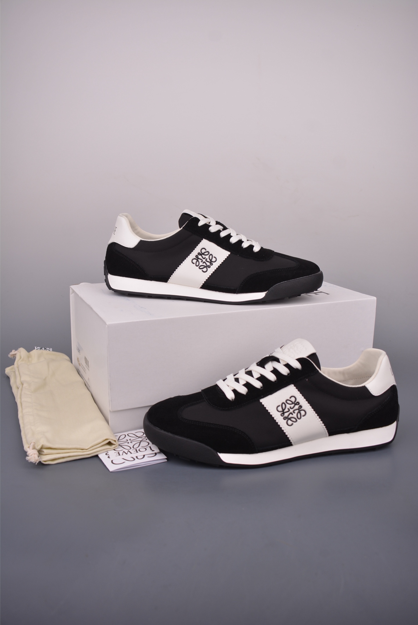 Loewe Ballet Runner Sneakers: Retro Style, Comfortable, and Lightweight Shoes 6 i1756681177435 1202 0 4