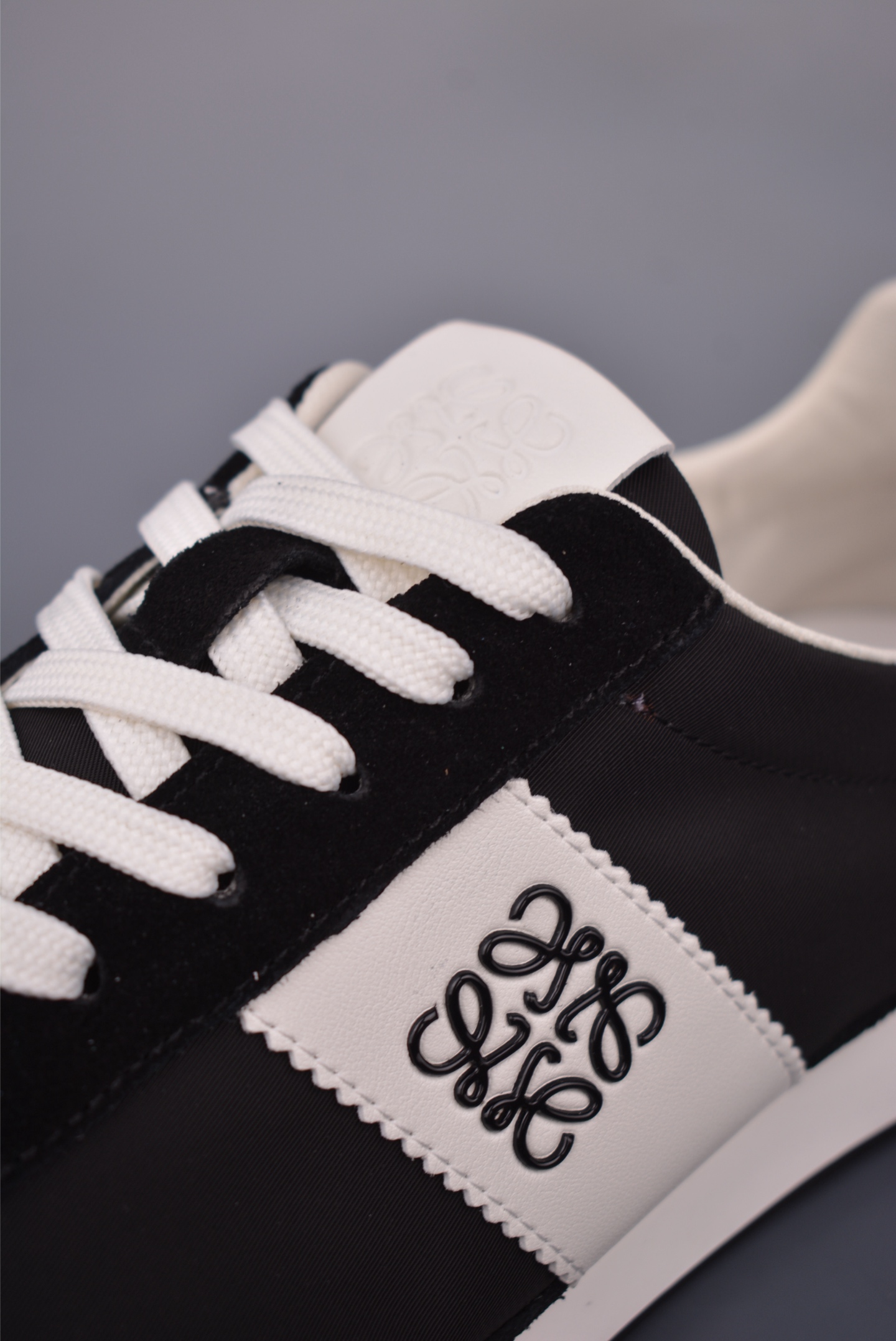Loewe Ballet Runner Sneakers: Retro Style, Comfortable, and Lightweight Shoes 8 i1756681179171 8205 0 6