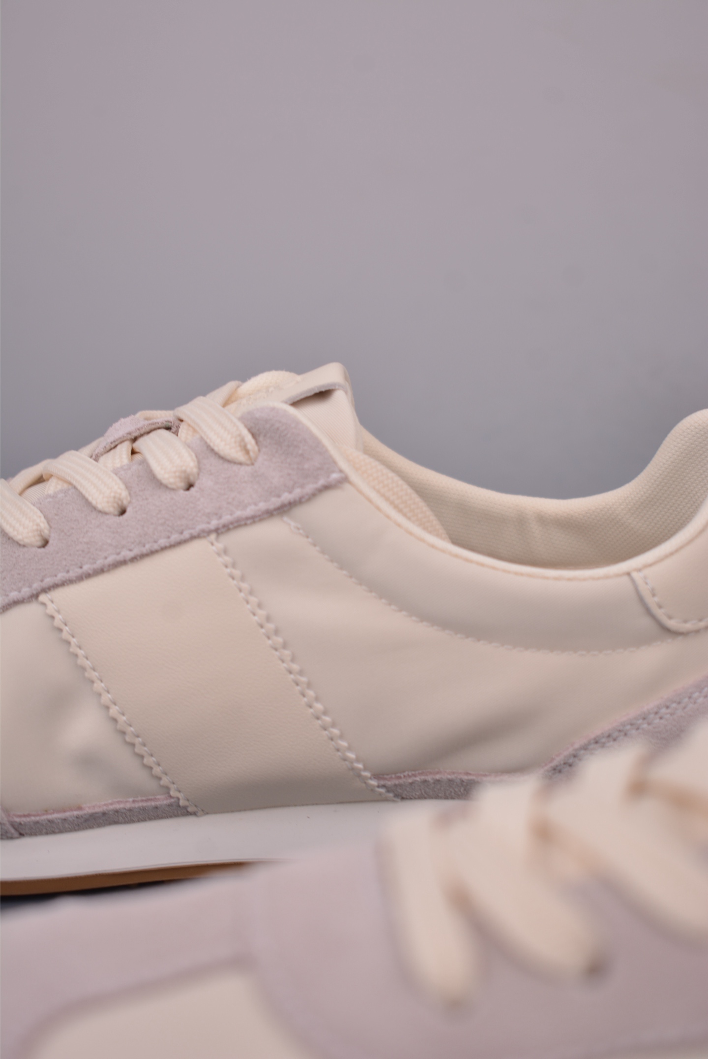 Loewe Ballet Runner Sneakers: Retro Style, Ultimate Comfort, and Lightweight Design 8 i1756681232428 1458 0 7