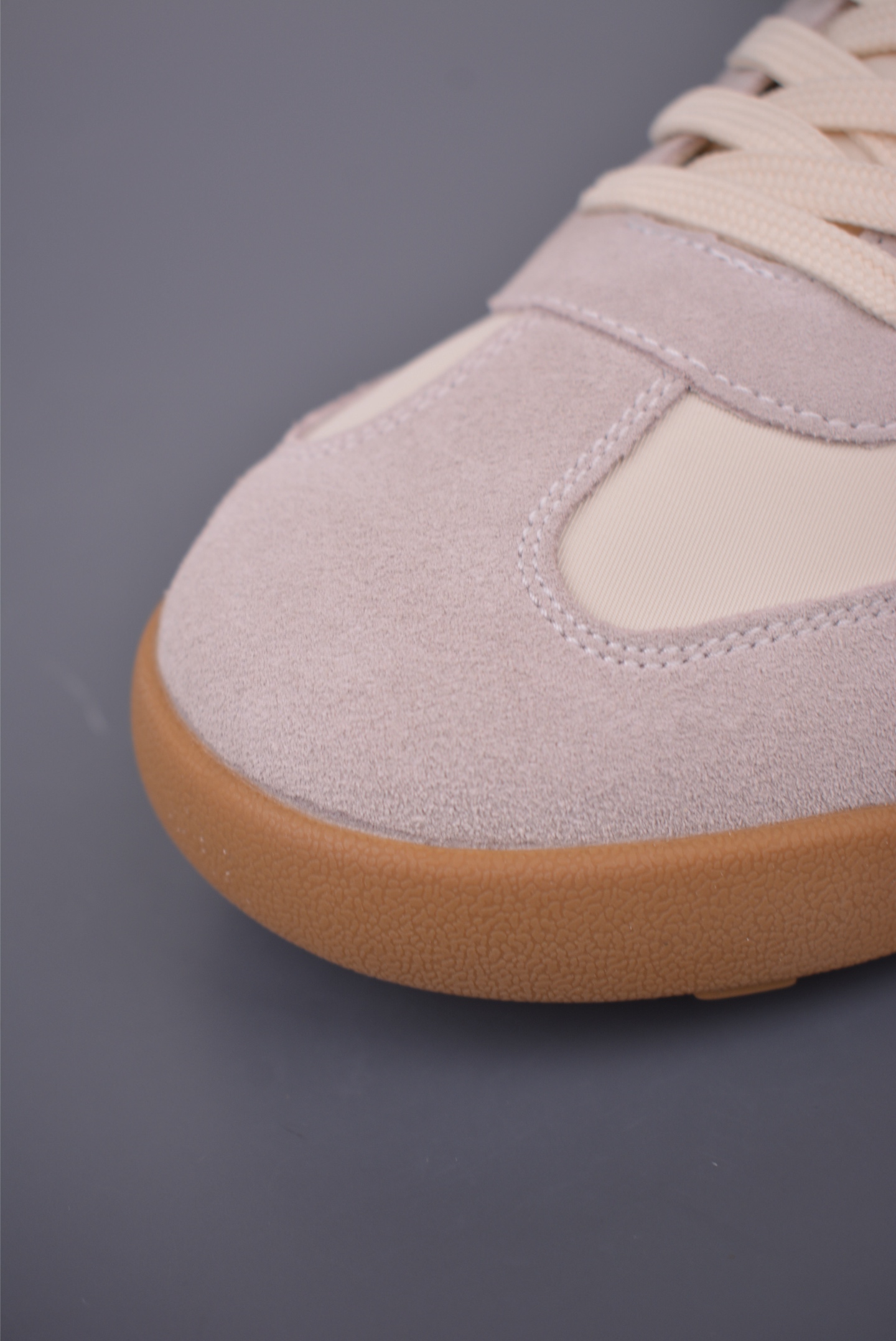 Loewe Ballet Runner Sneakers: Retro Style, Ultimate Comfort, and Lightweight Design 6 i1756681232494 222 0 5