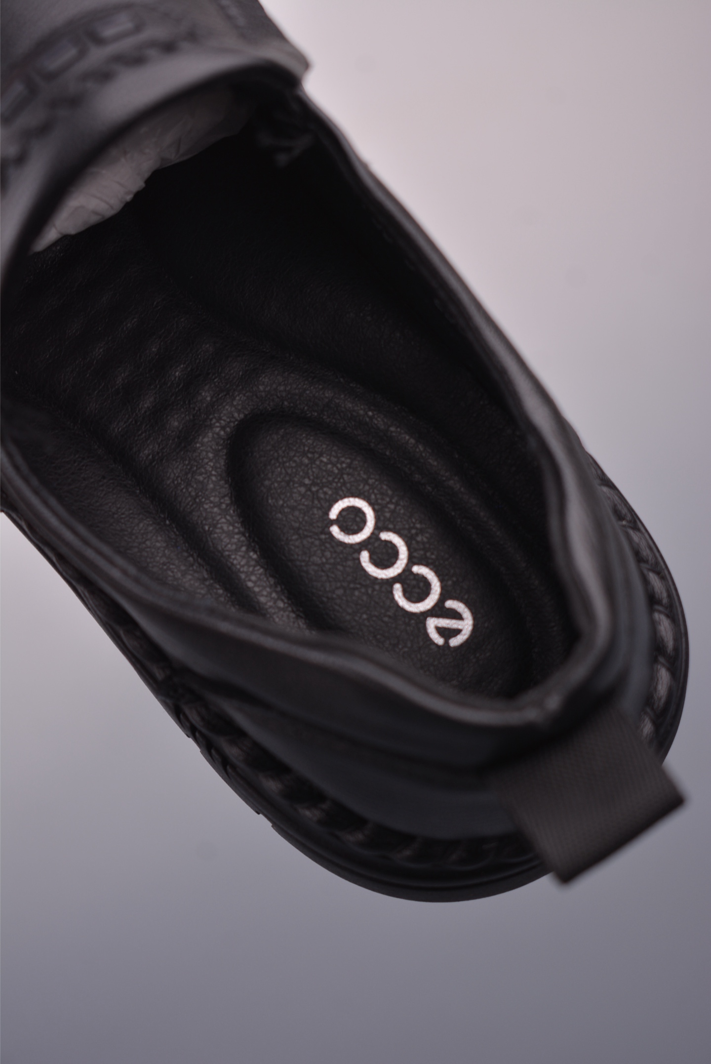 ECCO Men's Slip-On Leather Loafer Shoe - Black, Comfortable & Stylish 9 i1756681339833 2462 0 8