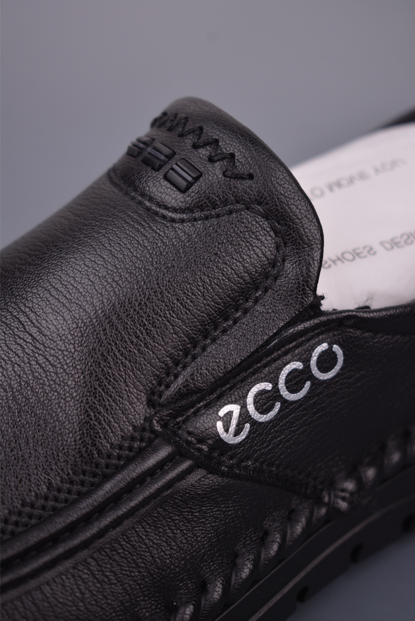 ECCO Men's Slip-On Leather Loafer Shoe - Black, Comfortable & Stylish 7 i1756681339861 4235 0 6