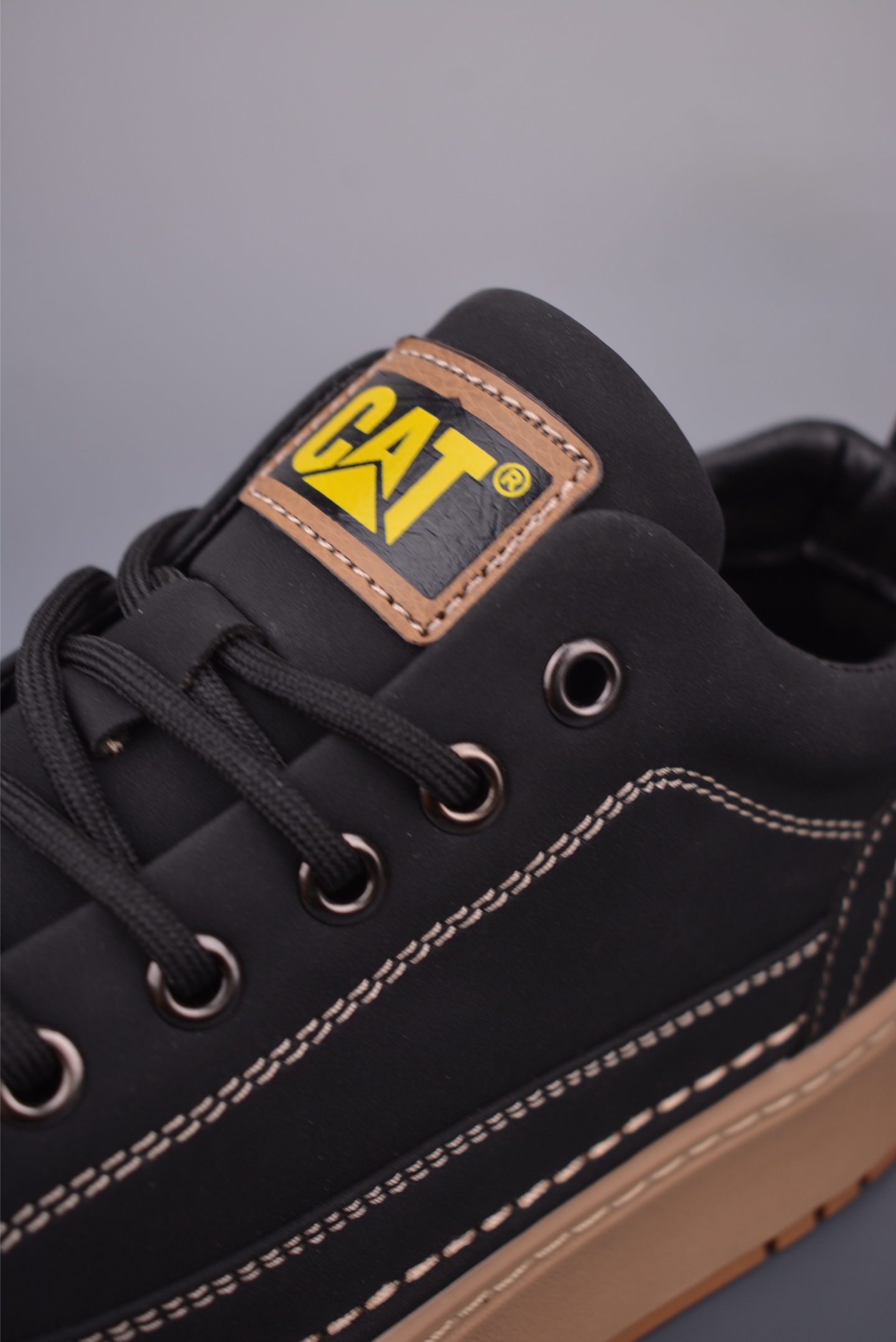 CAT Men's Casual Leather Sneakers Breathable Outdoor Anti-Slip Shoes 8 i1756681413182 4045 0 6