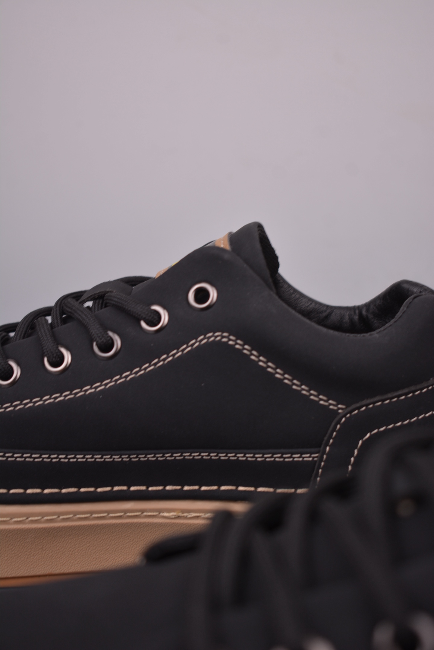 CAT Men's Casual Leather Sneakers Breathable Outdoor Anti-Slip Shoes 9 i1756681413183 9659 0 7