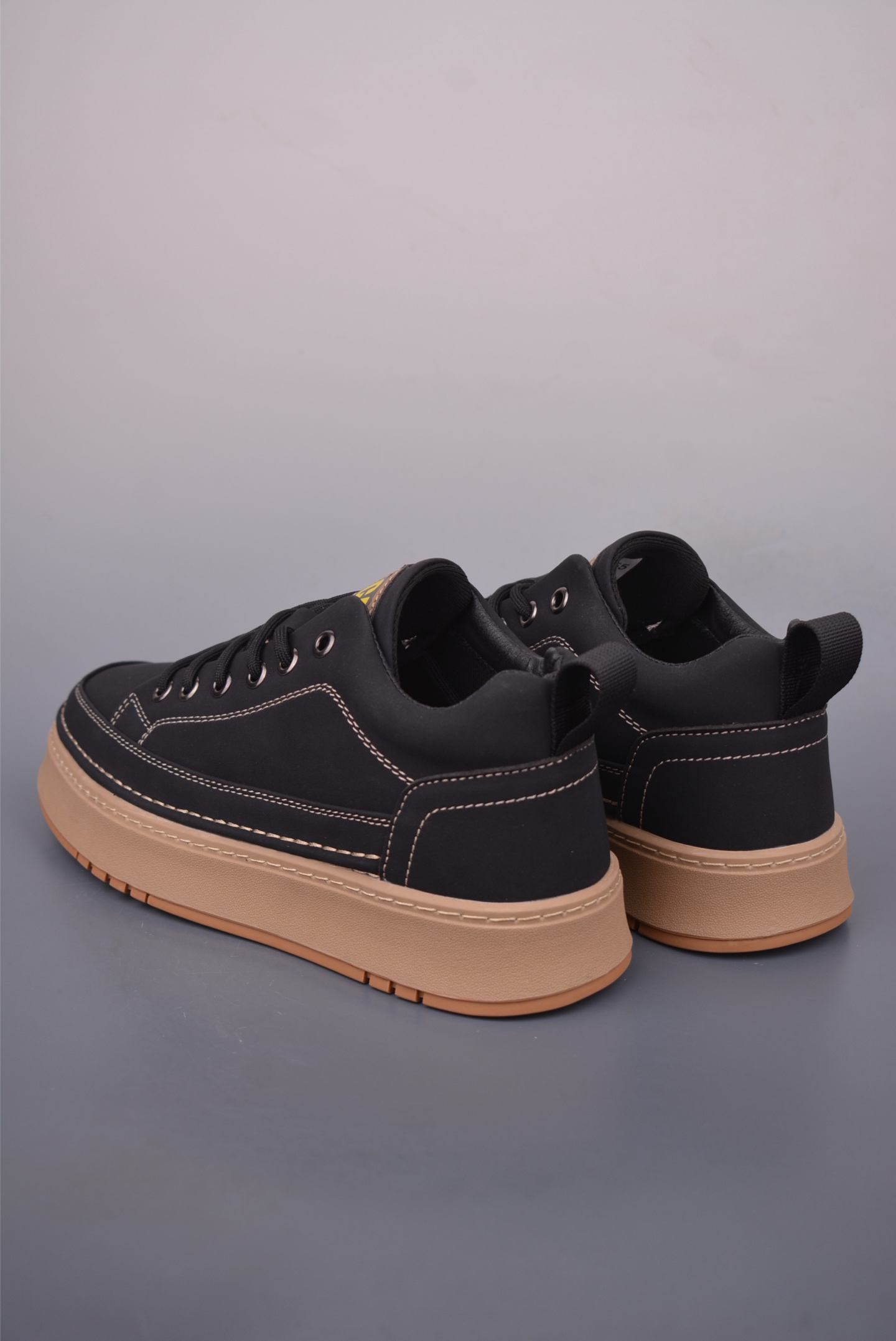 CAT Men's Casual Leather Sneakers Breathable Outdoor Anti-Slip Shoes 3 i1756681414870 792 0 1