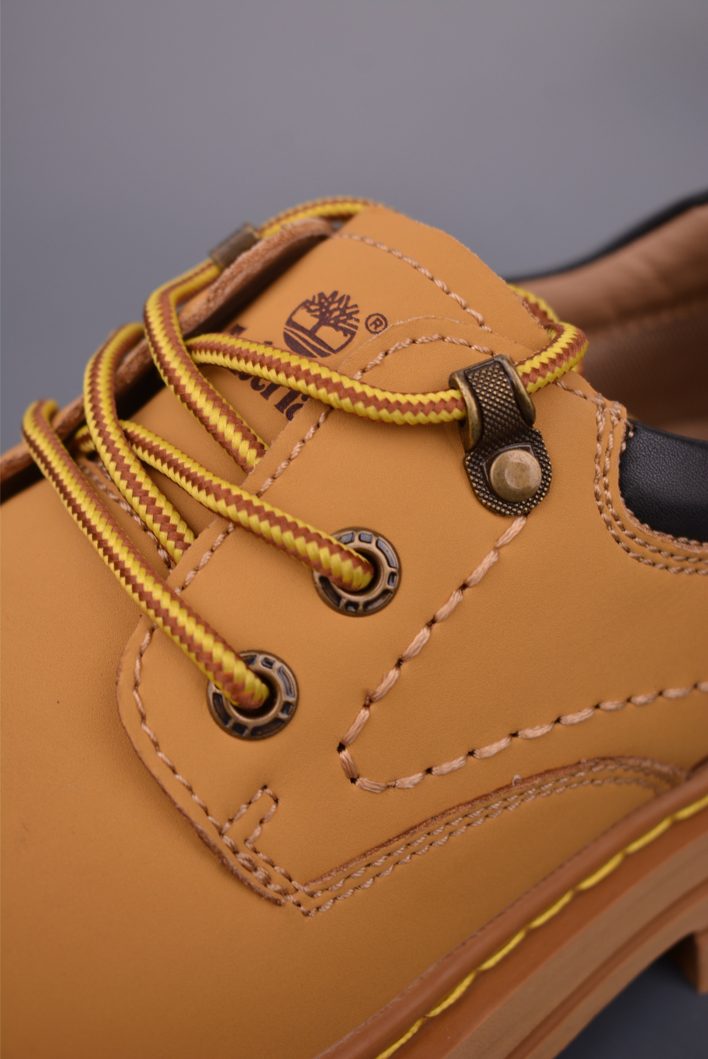 Timberland Classic Low-Top Leather Shoes - Style and Comfort Reimagined 8 i1756681471446 801 0 6