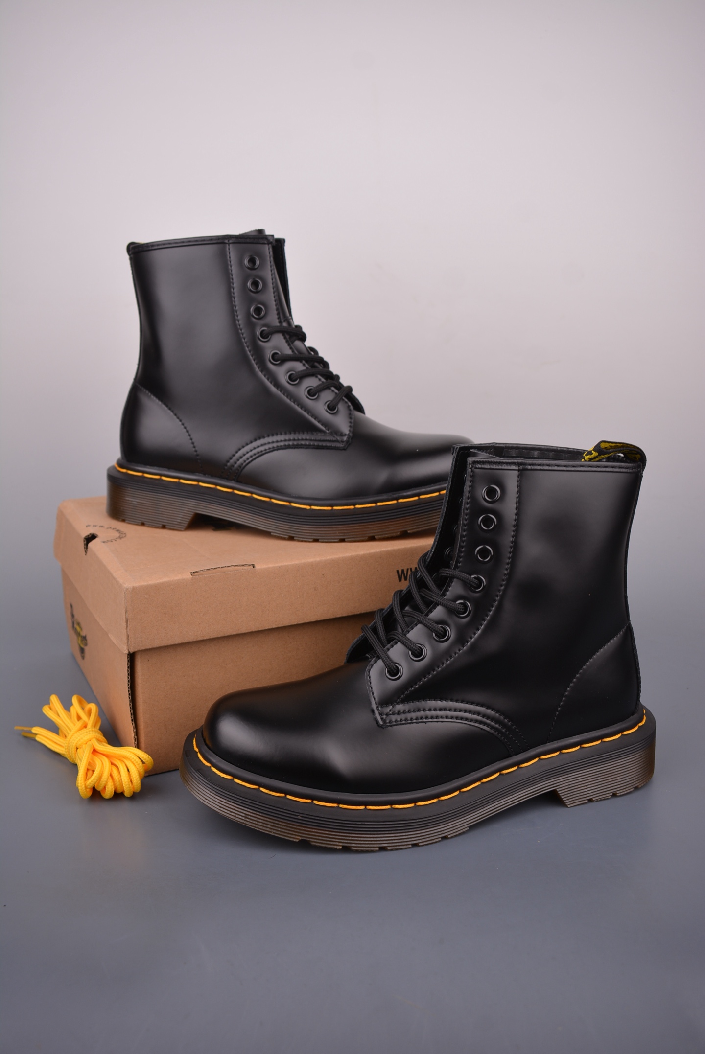 Dr. Martens 1460 Classic 8-Eye Leather Boots - Iconic Style & Durability 6 i1756681785661 1156 0 4