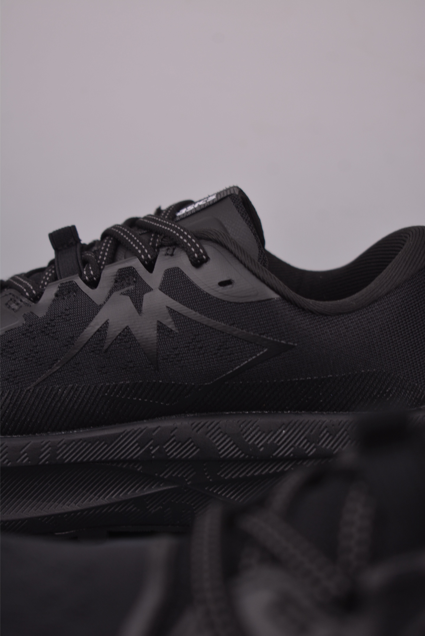 Asics Gel-Trabuco Max 4 复古亚瑟士 透气休闲鞋缓震男子耐磨跑步鞋 1011C187-001