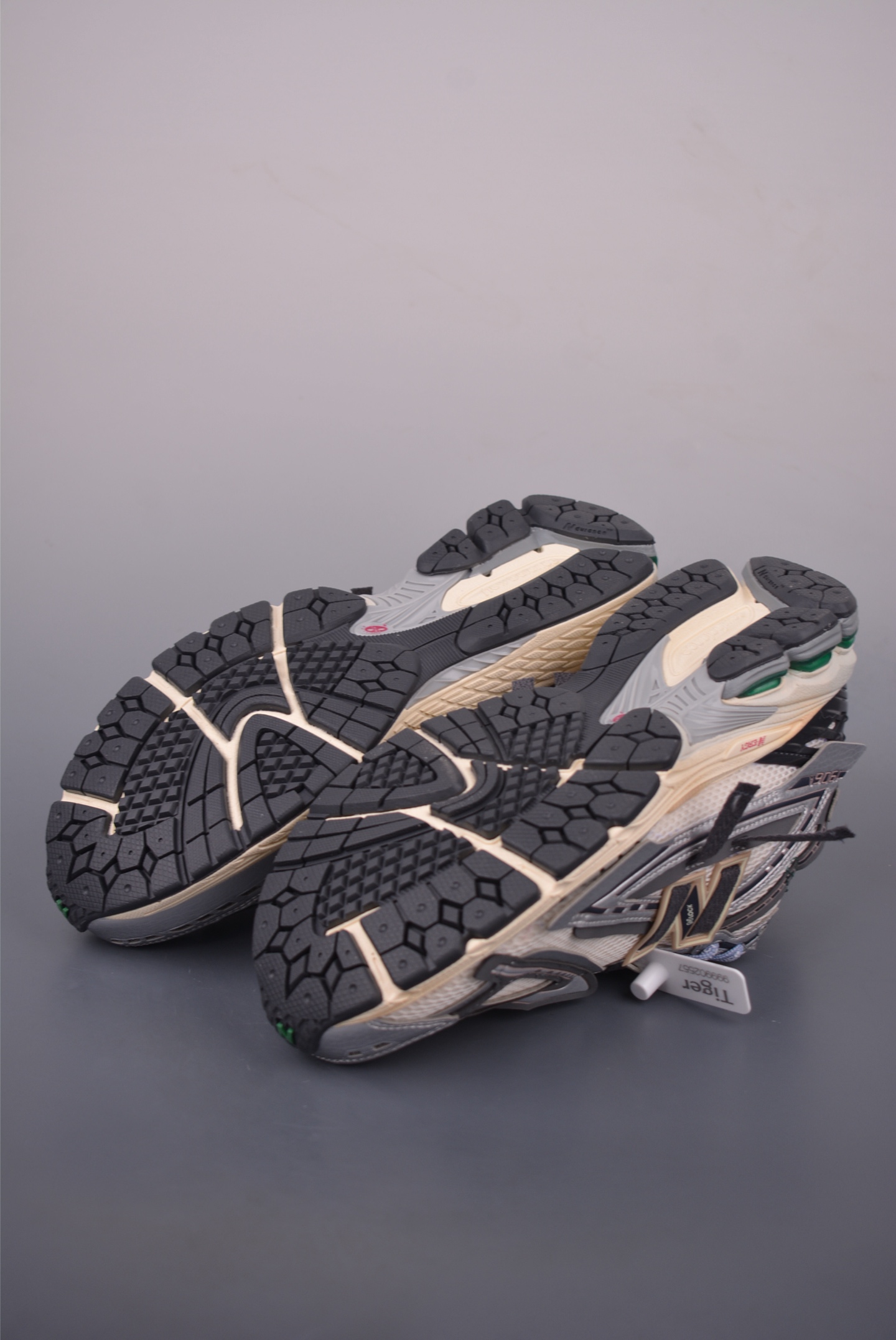 New Balance 1906R Retro Running Shoes - Vintage Style, Premium Comfort 3 i1756758201977 6359 0 2