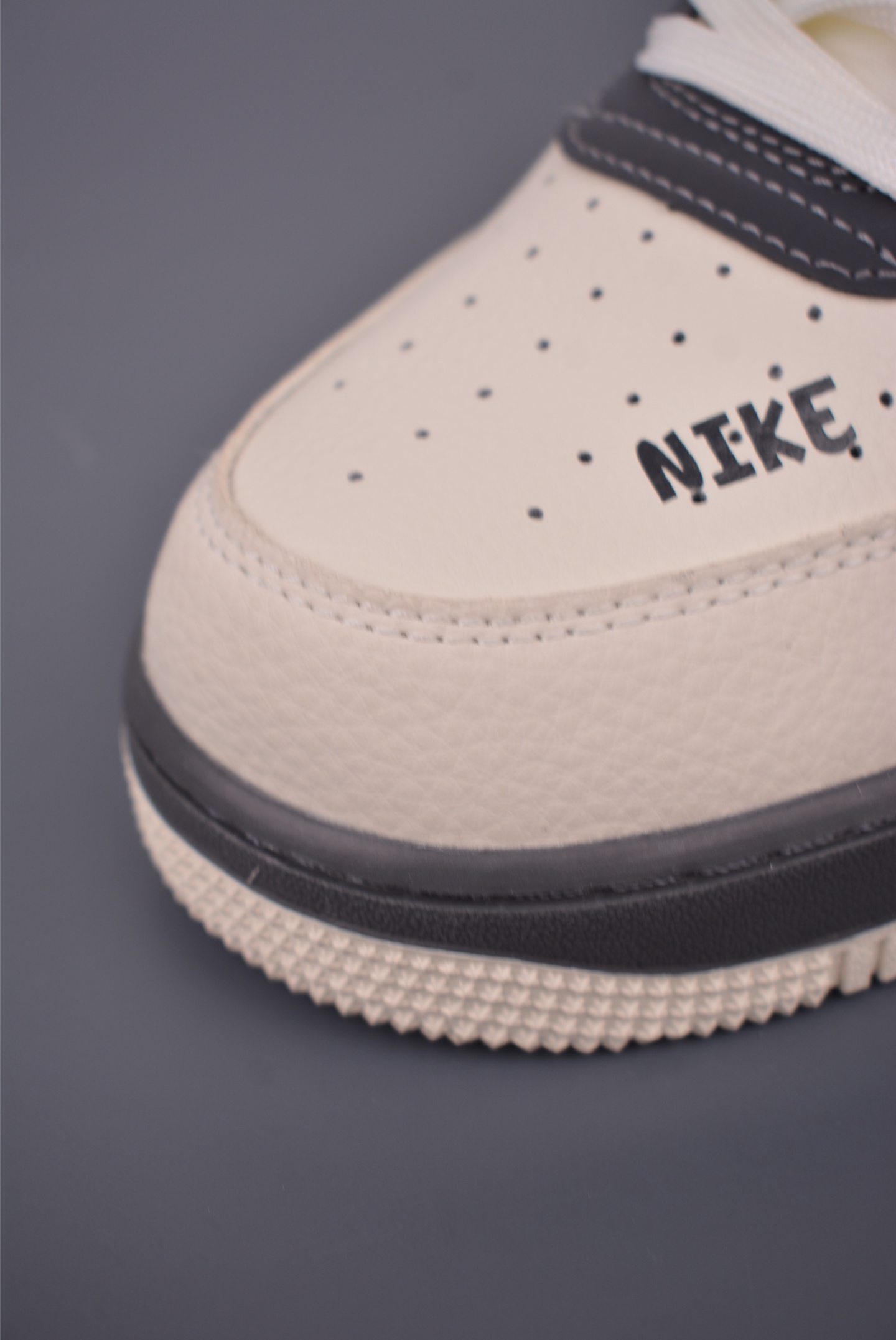 Nike Air Force 1 Low Gucci Collaboration Sneakers - Limited Edition 7 i1756759046517 8523 0 5