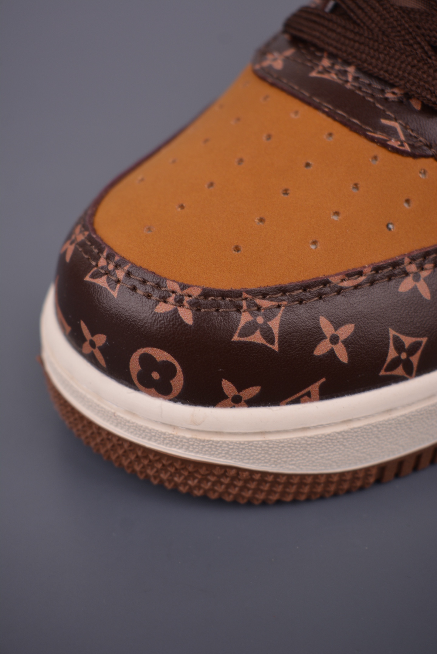 Nike Air Force 1 Low Louis Vuitton: Original Design, Comfortable and Stylish 7 i1756759107696 7270 0 5