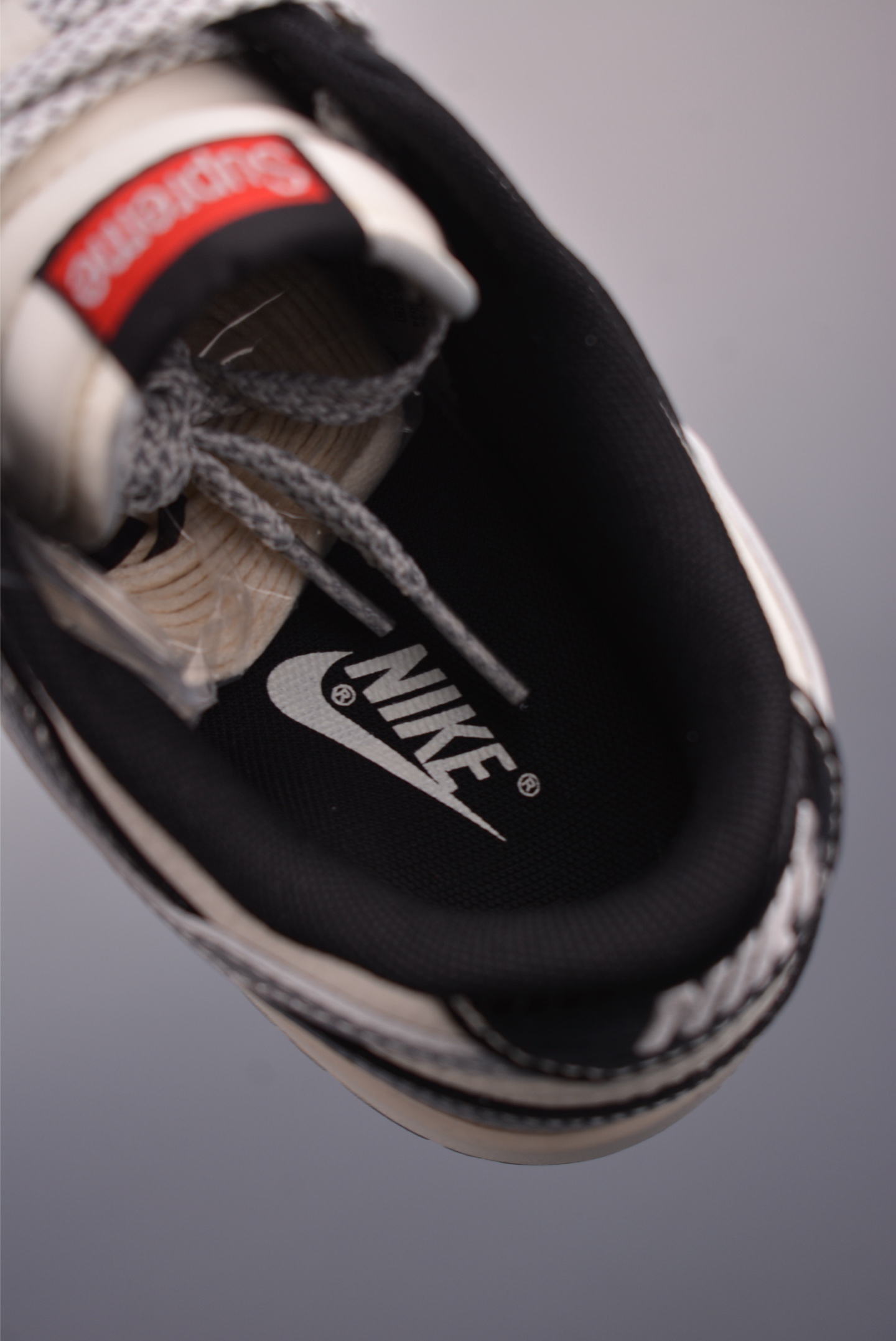 Nike SB Dunk Low Supreme Original Leather Sneakers - Limited Edition 9 i1756759237669 6826 0 8