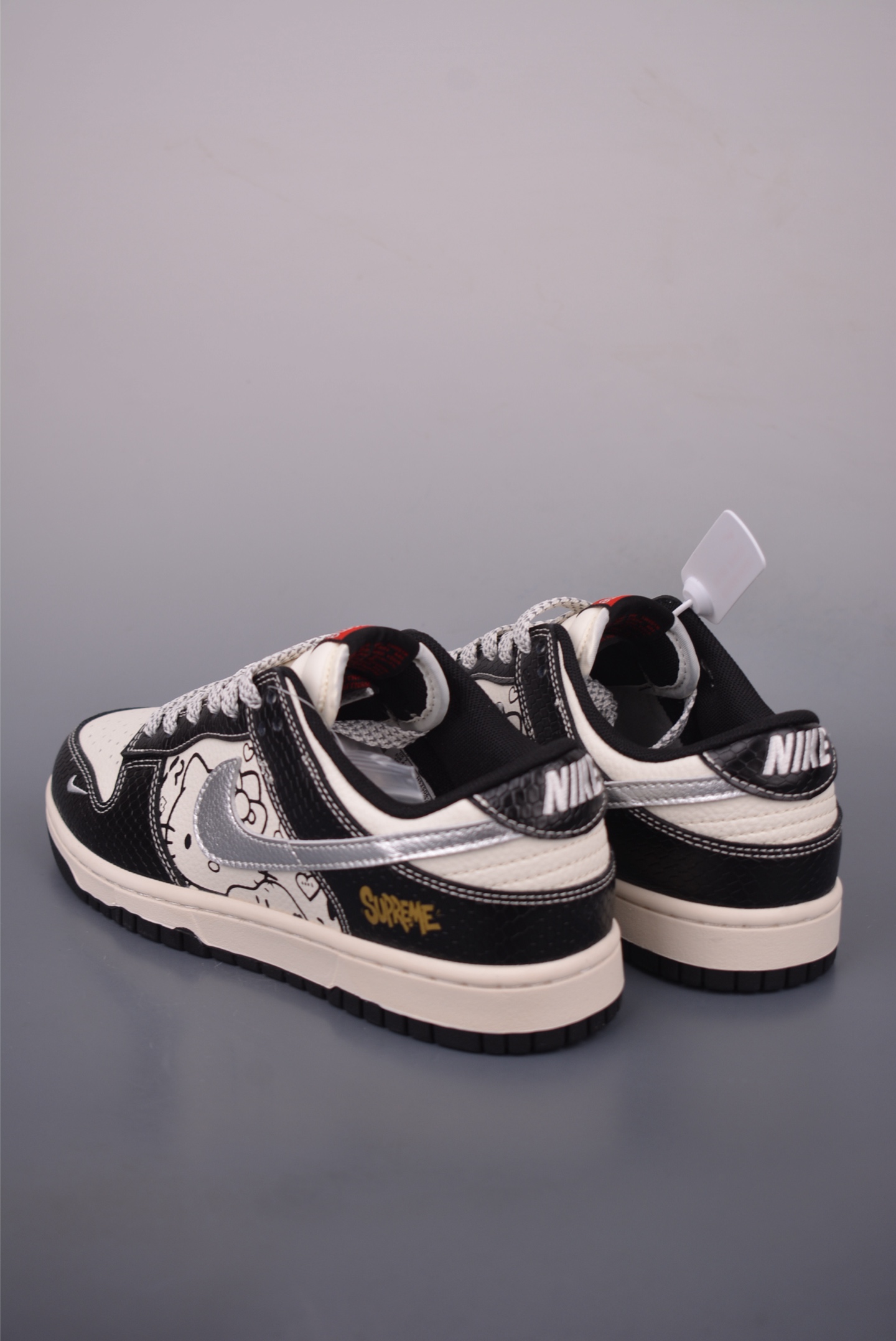 Nike SB Dunk Low Supreme Original Leather Sneakers - Limited Edition 2 i1756759237690 2117 0 1