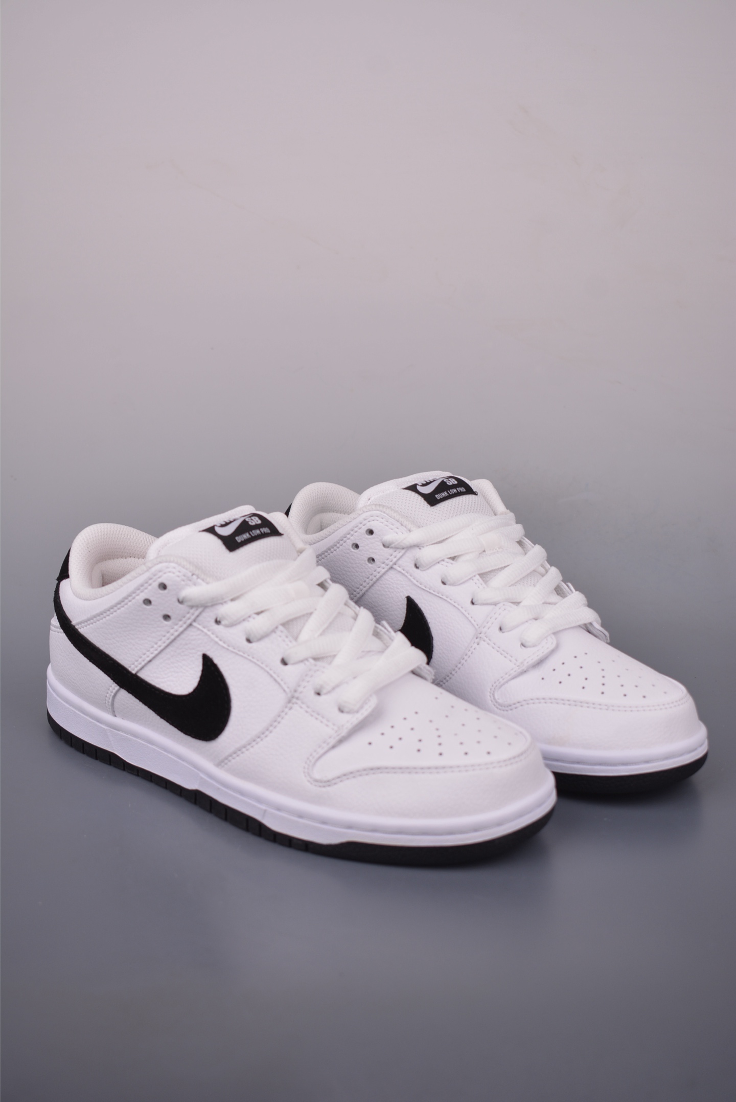 Nike SB Dunk Low White Black Skateboarding Shoes HF3704-100 for Men and Women 1 i1756903387990 5796 0 0